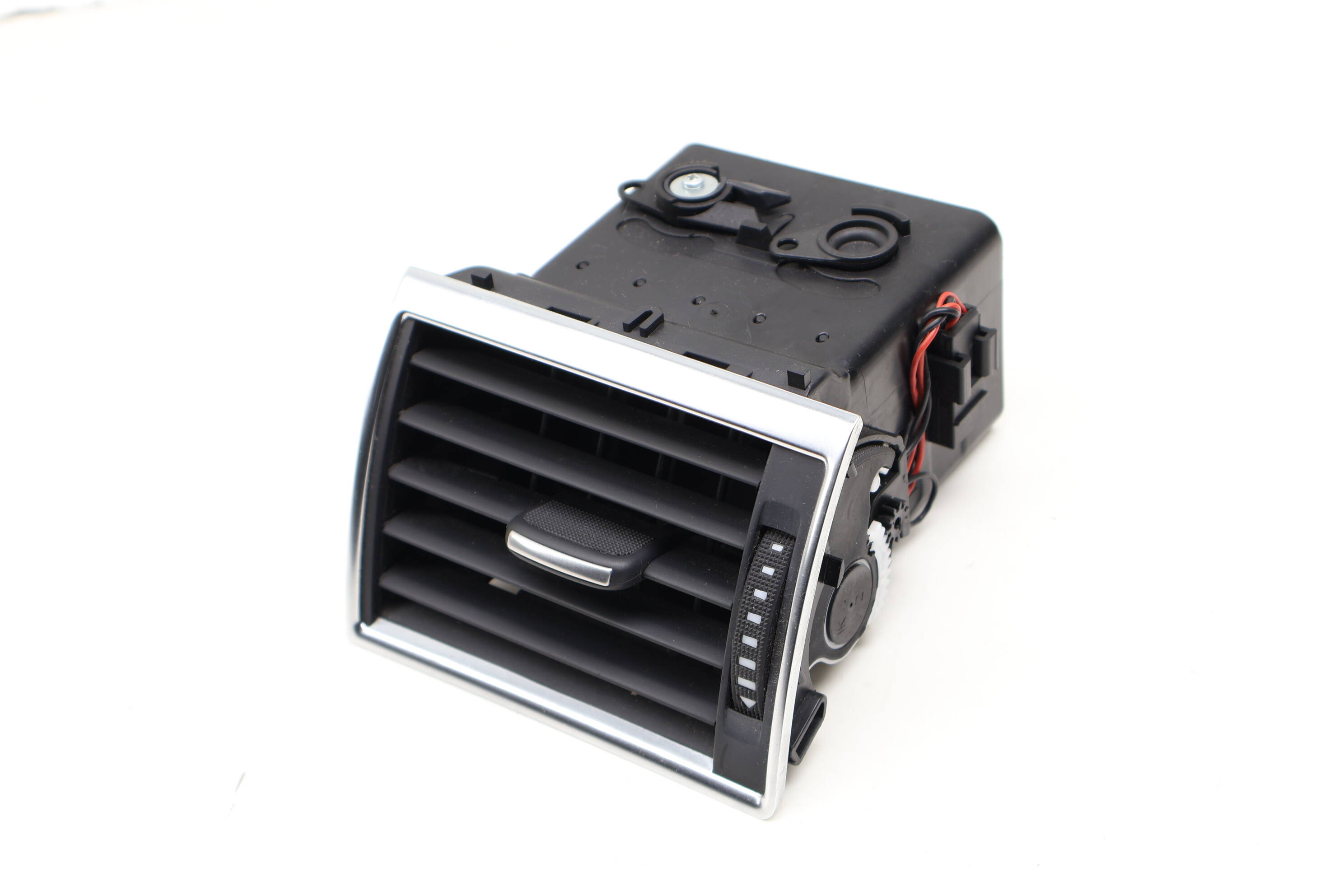 Center&#x20;Dash&#x20;Air&#x20;Vent&#x20;4E0820952