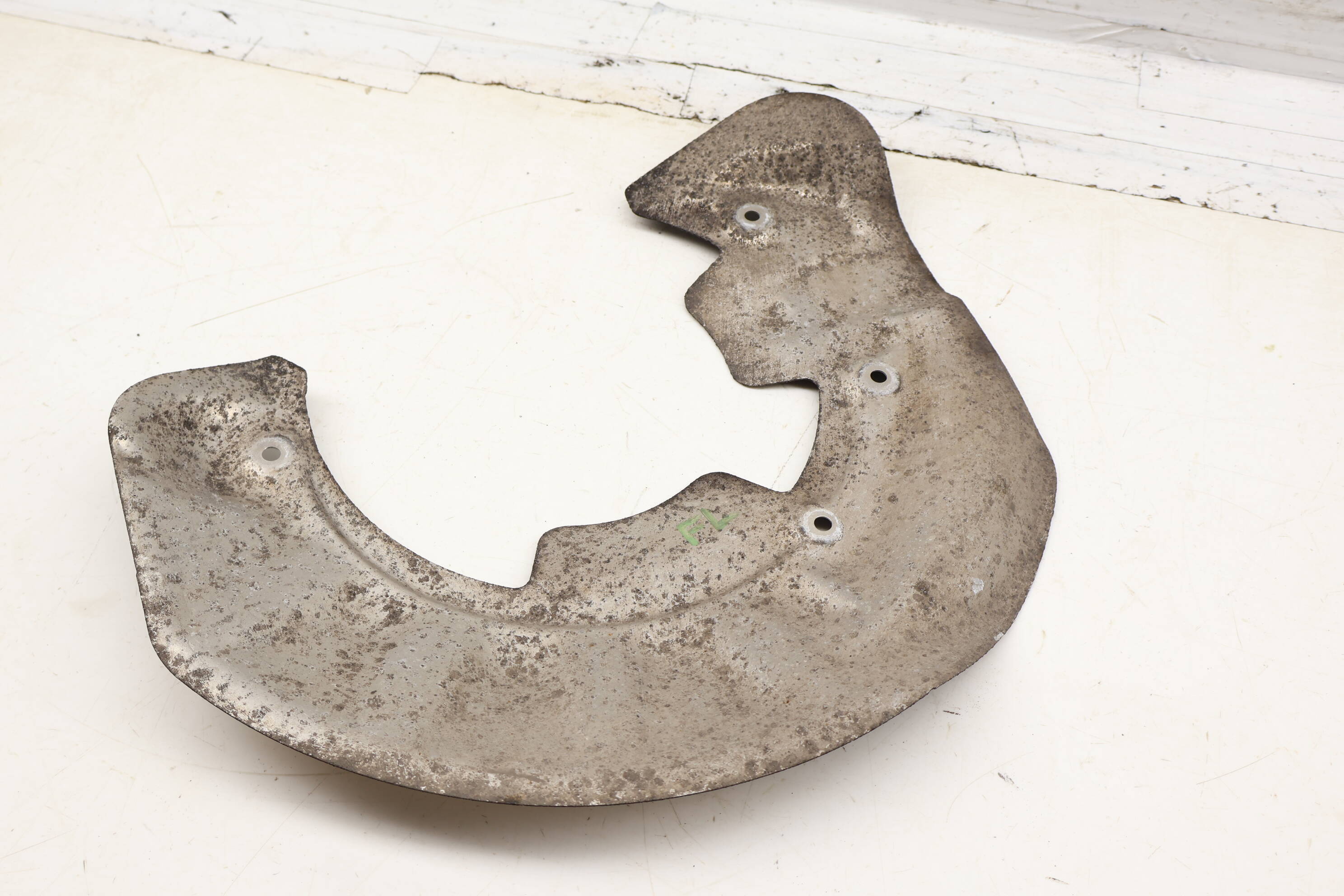 Brake Dust / Splash Shield 7P0615311B 95835180101
