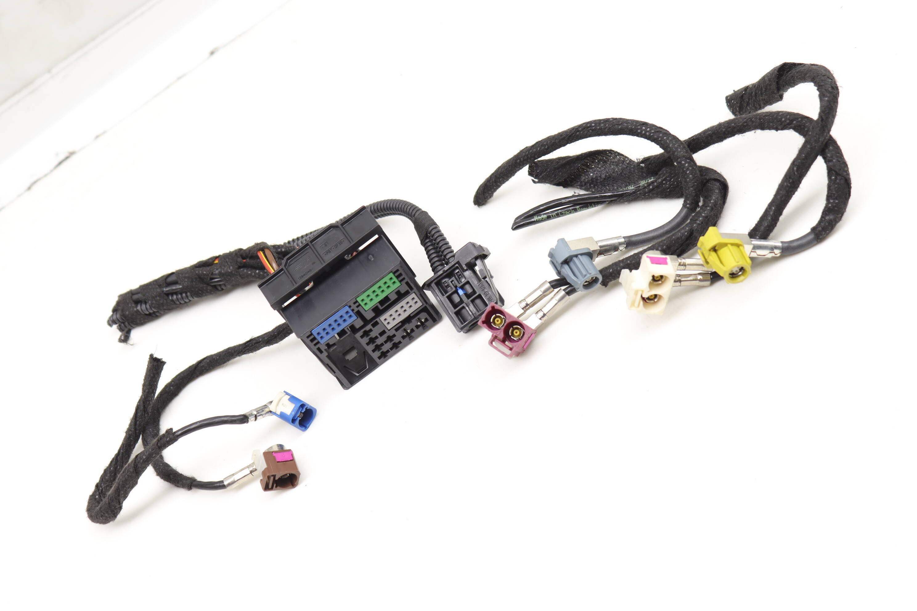 Dash Mmi / Multimedia Unit Wiring Harness / Connector Set
