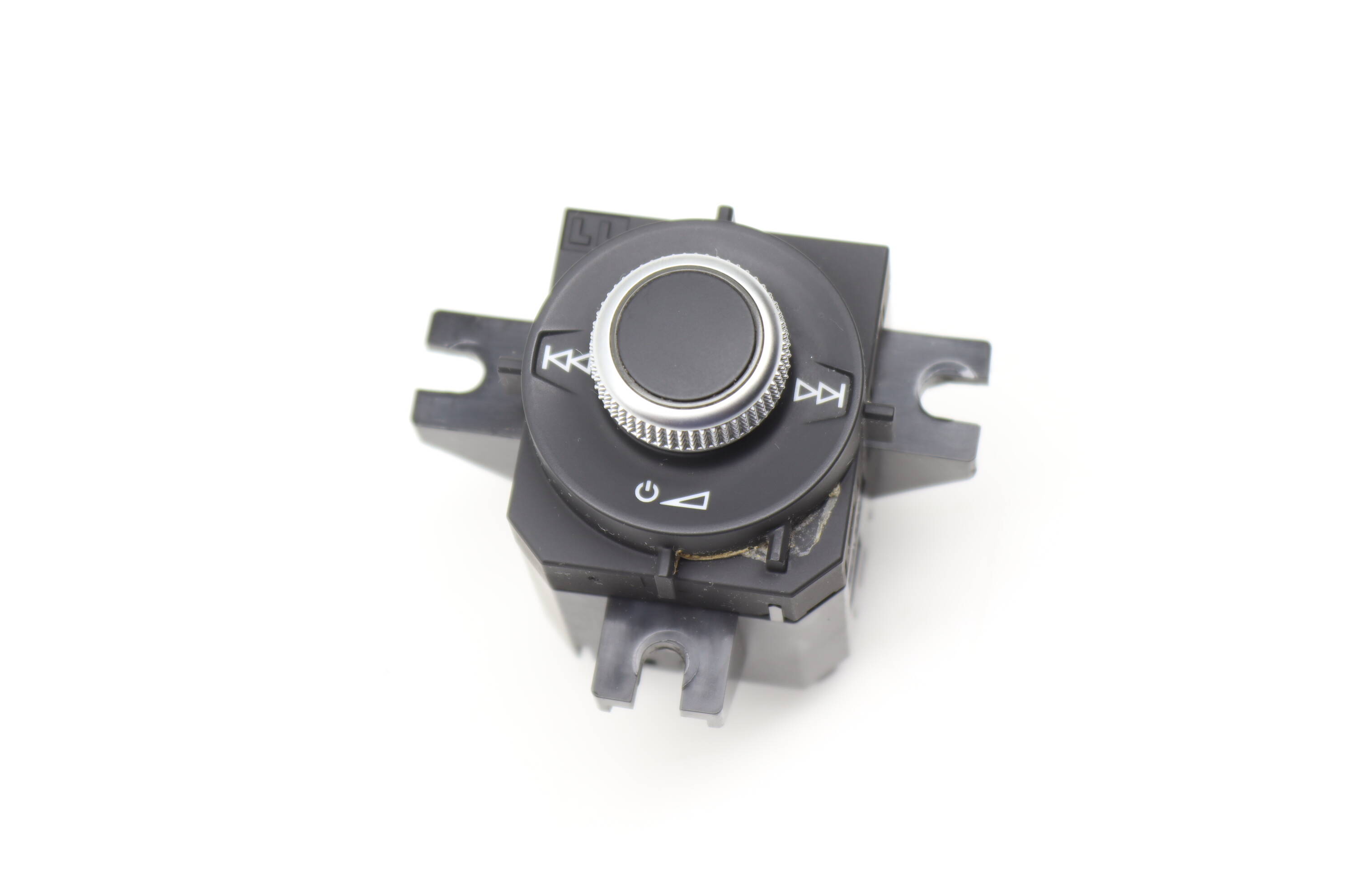 Media Power / Volume Switch Knob 8S1919616