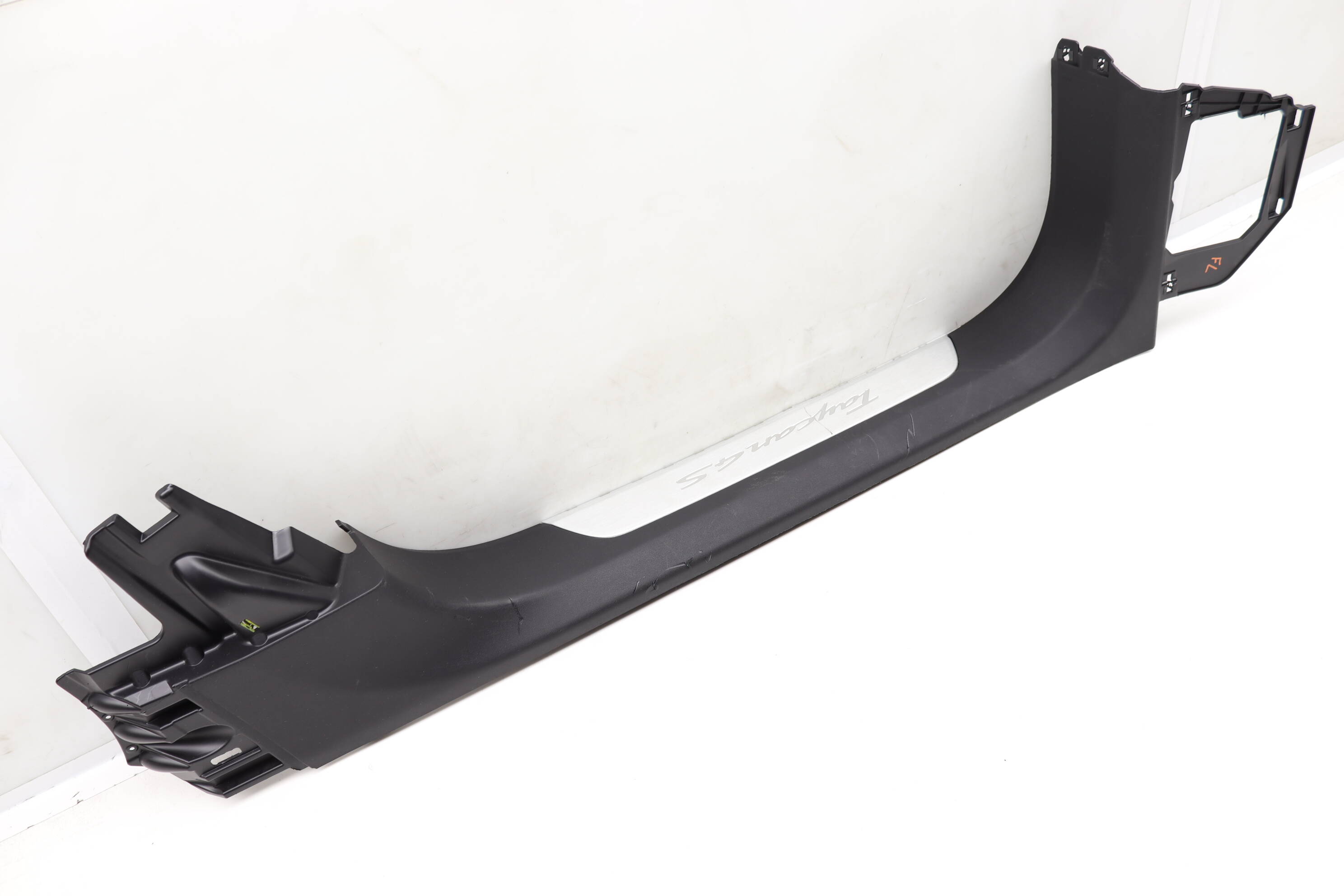 Door Sill / Scuff Panel 9J1863381E PAD863381A