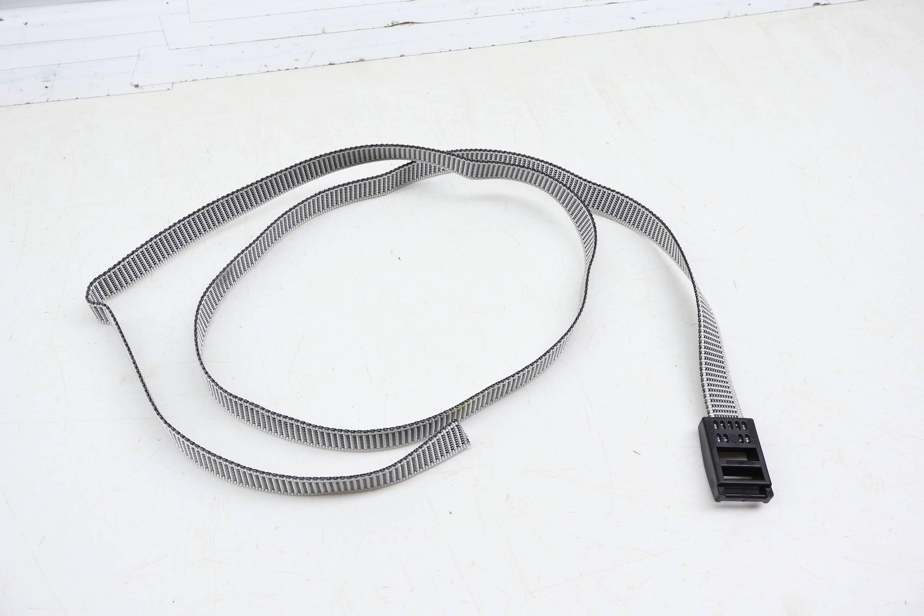 Retaining Strap 6Q0867749A PAB86774900
