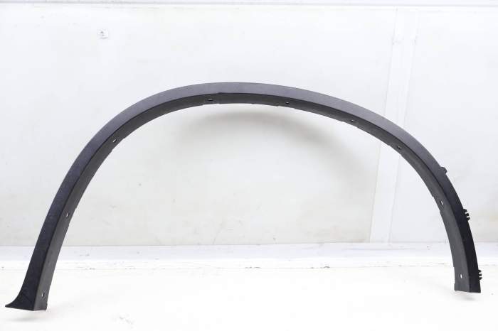 Wheel Fender Flare Trim / Molding 51777176236 main product photo