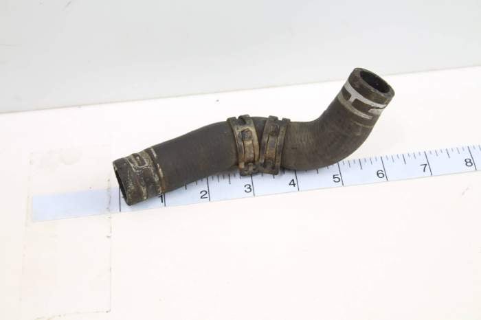 Auxiliary Coolant / Water Pump Hose 078121082E main product photo