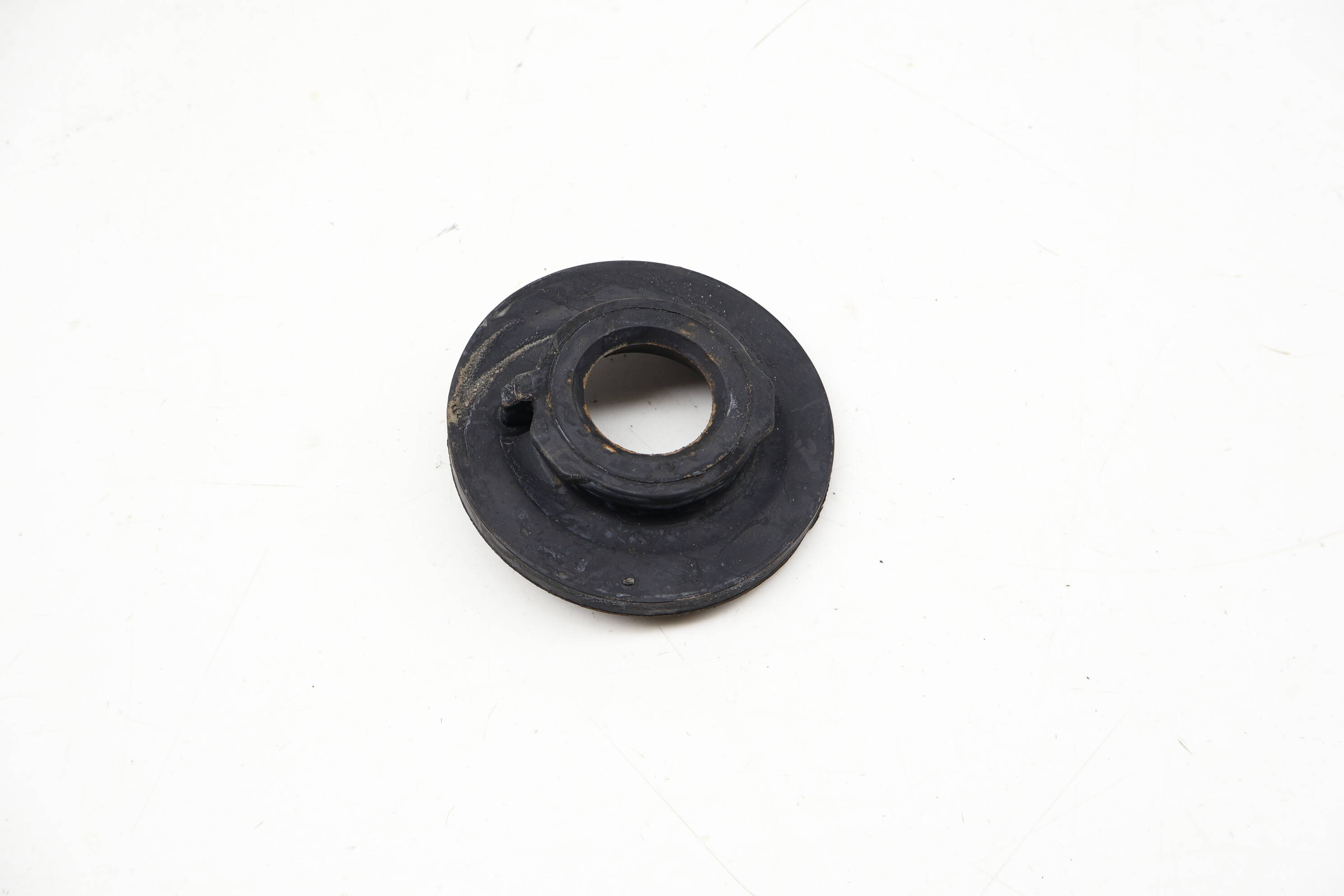 Lower Coil Spring Bushing / Mount 1K0512297D