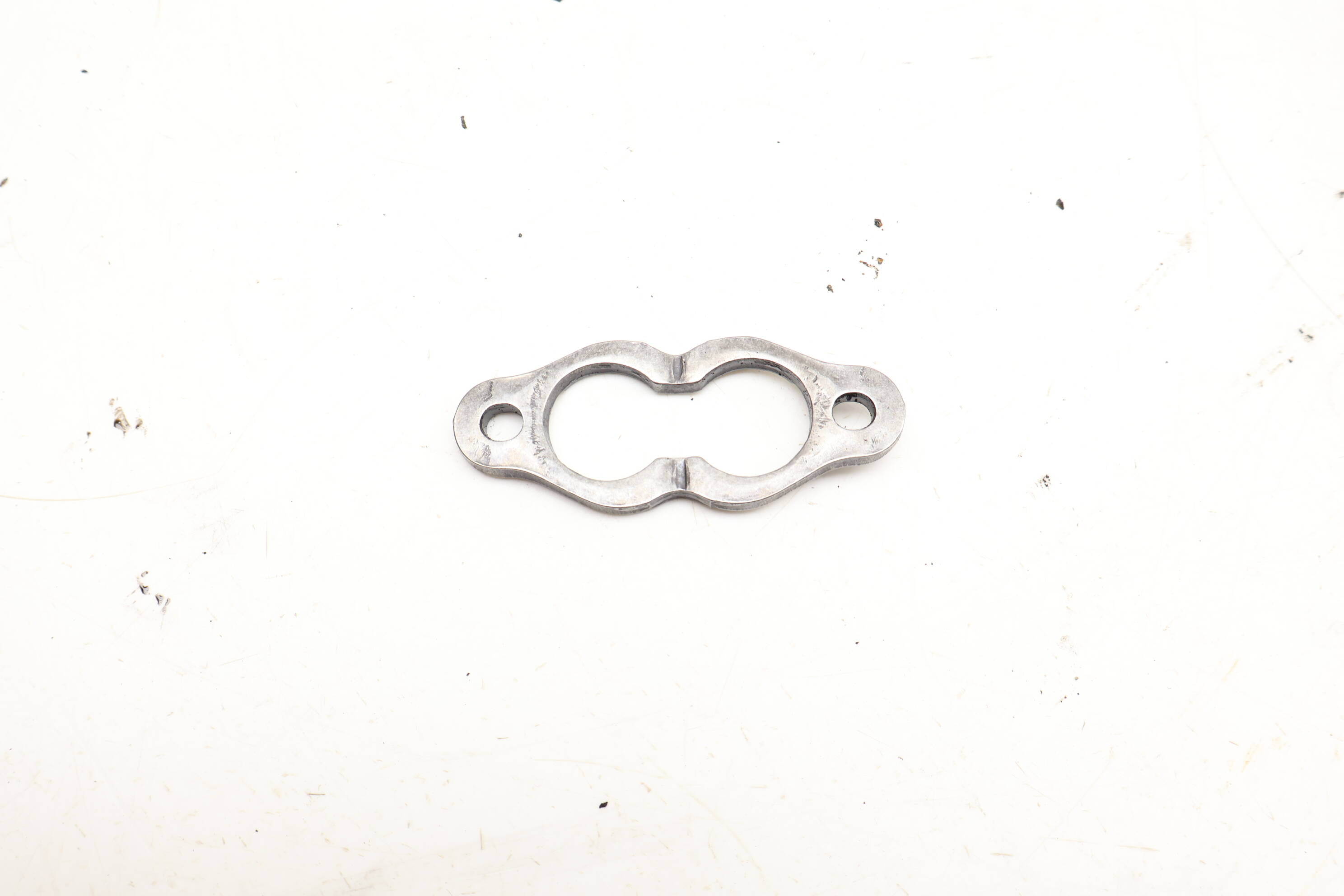 Fuel Injector Retaining Plate 059130216C