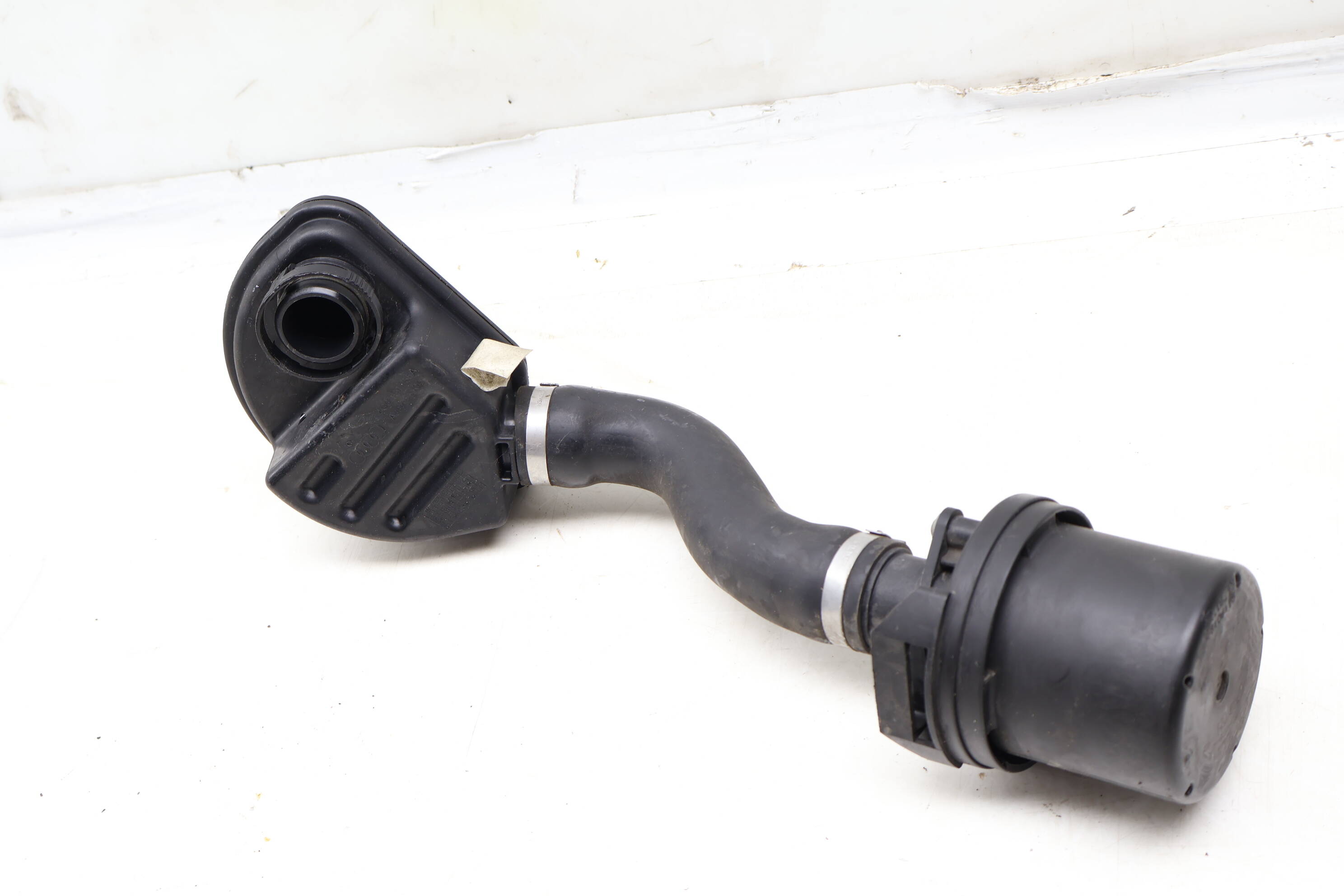 Secondary&#x20;Air&#x20;Pump&#x20;Hose&#x20;&#x2F;&#x20;Line&#x20;&#x2F;&#x20;Damper&#x20;4G0129955A