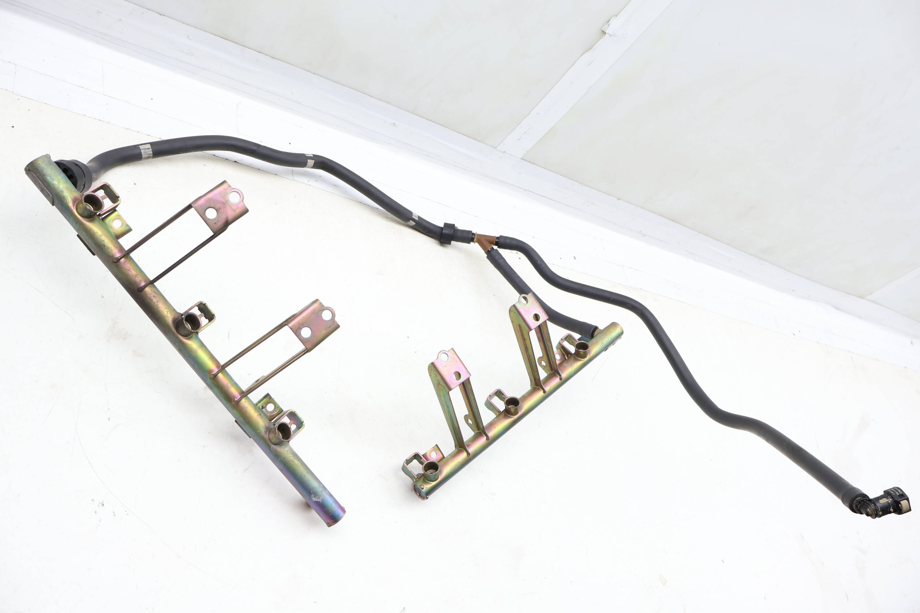 Fuel Rail 98711003101