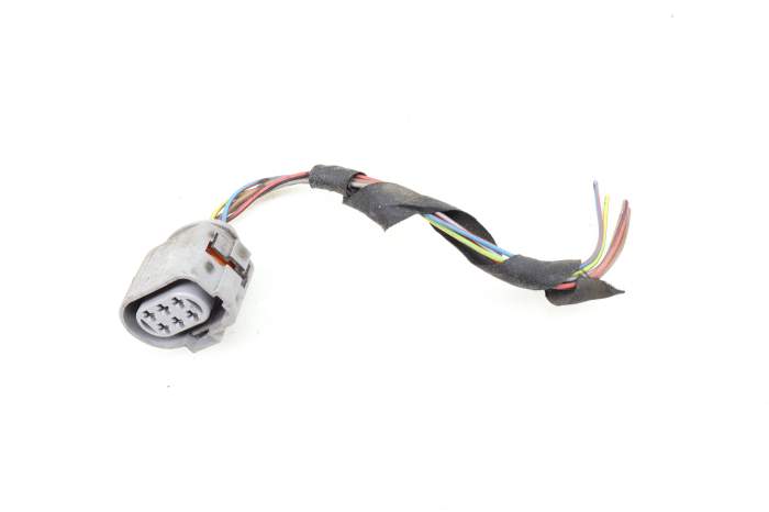 Tail Light / Lamp Wiring Harness Connector 3D0973733G main product photo