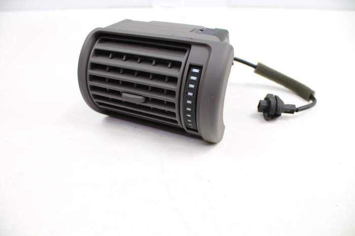 Dash Air Vent 8D1820901A main product photo