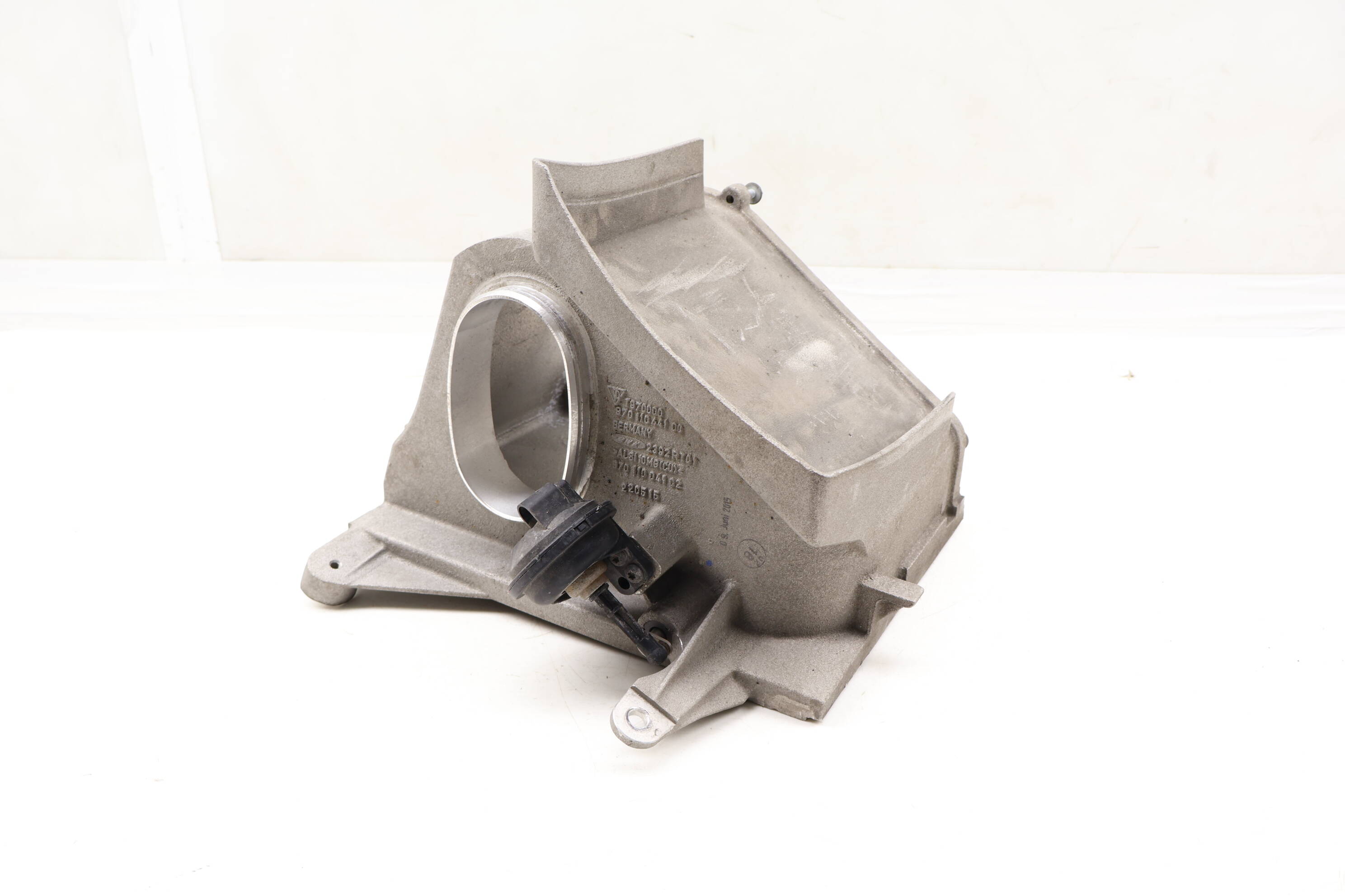 Engine Air Filter Box / Housing 97011004102