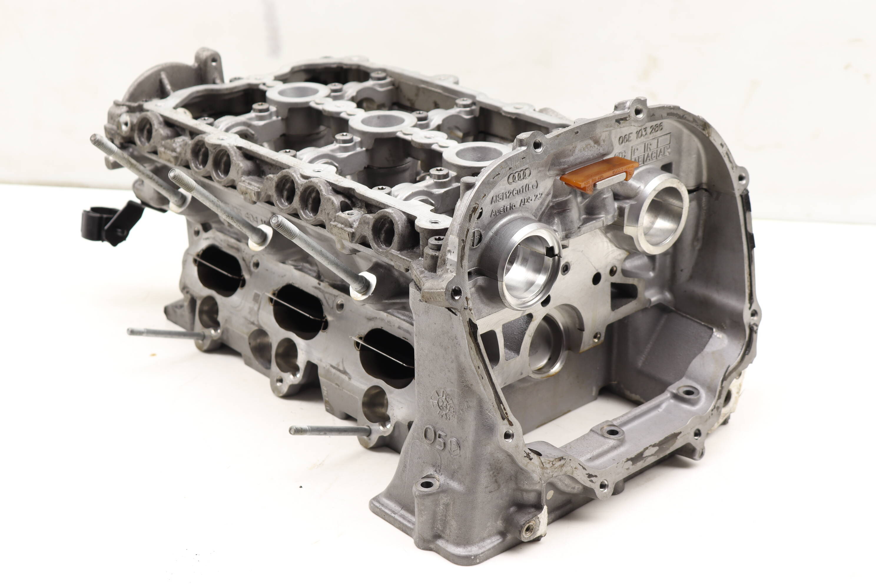 Engine Cylinder Head 06E103792B 95810401515