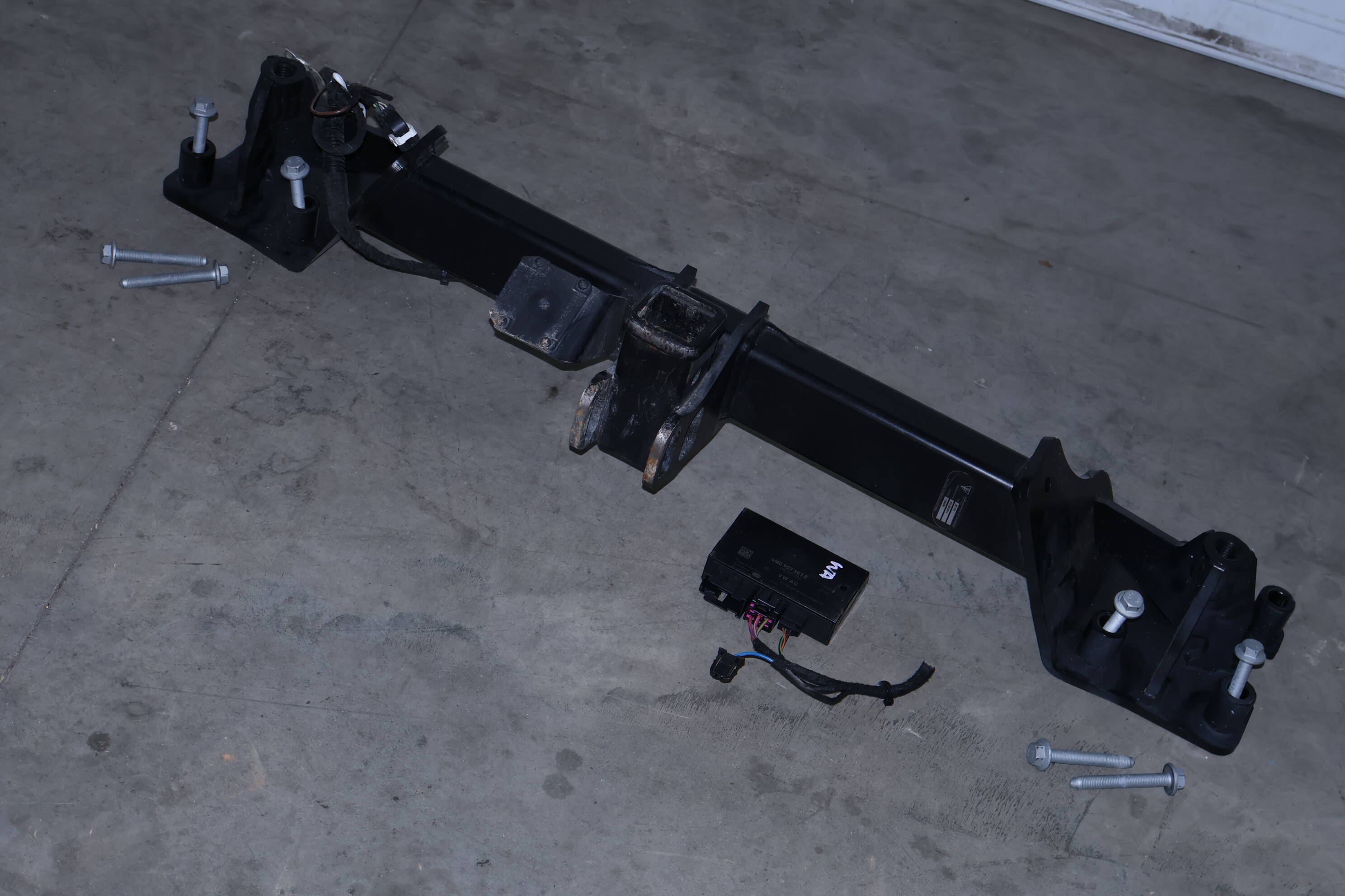 Bumper Reinforcement / Trailer Tow Hitch W/ Module 9Y0803881A