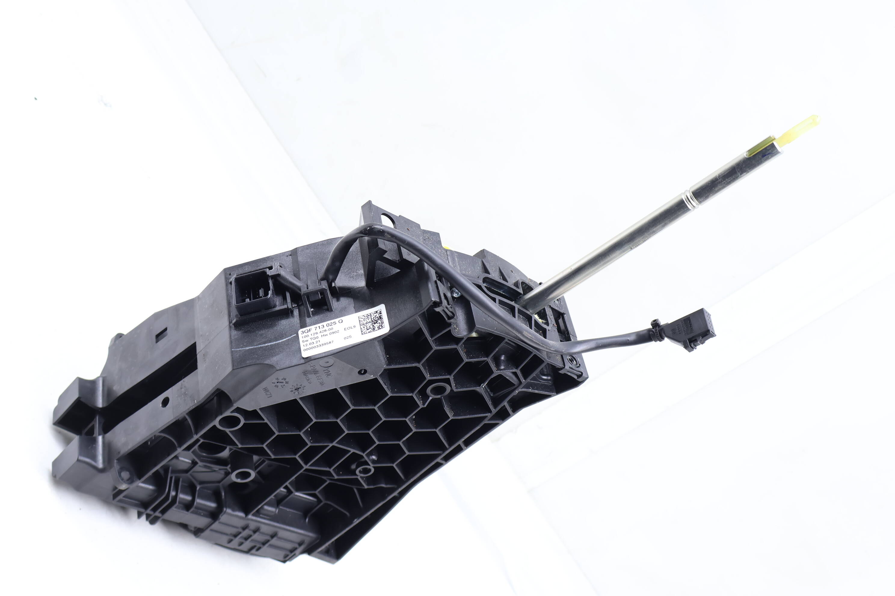 Automatic Shift / Shifter Assembly 3QF713025Q