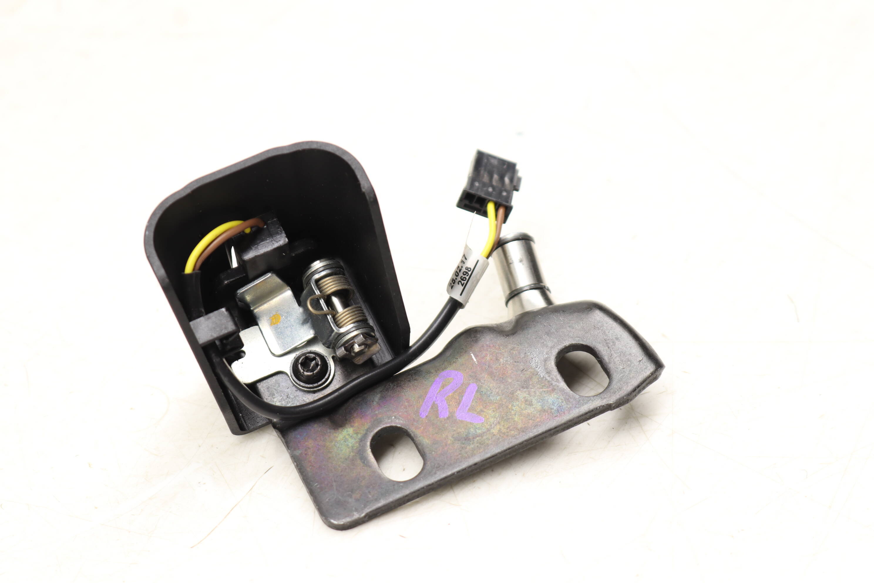 BMW Left Convertible Latch / Plate 54377197981