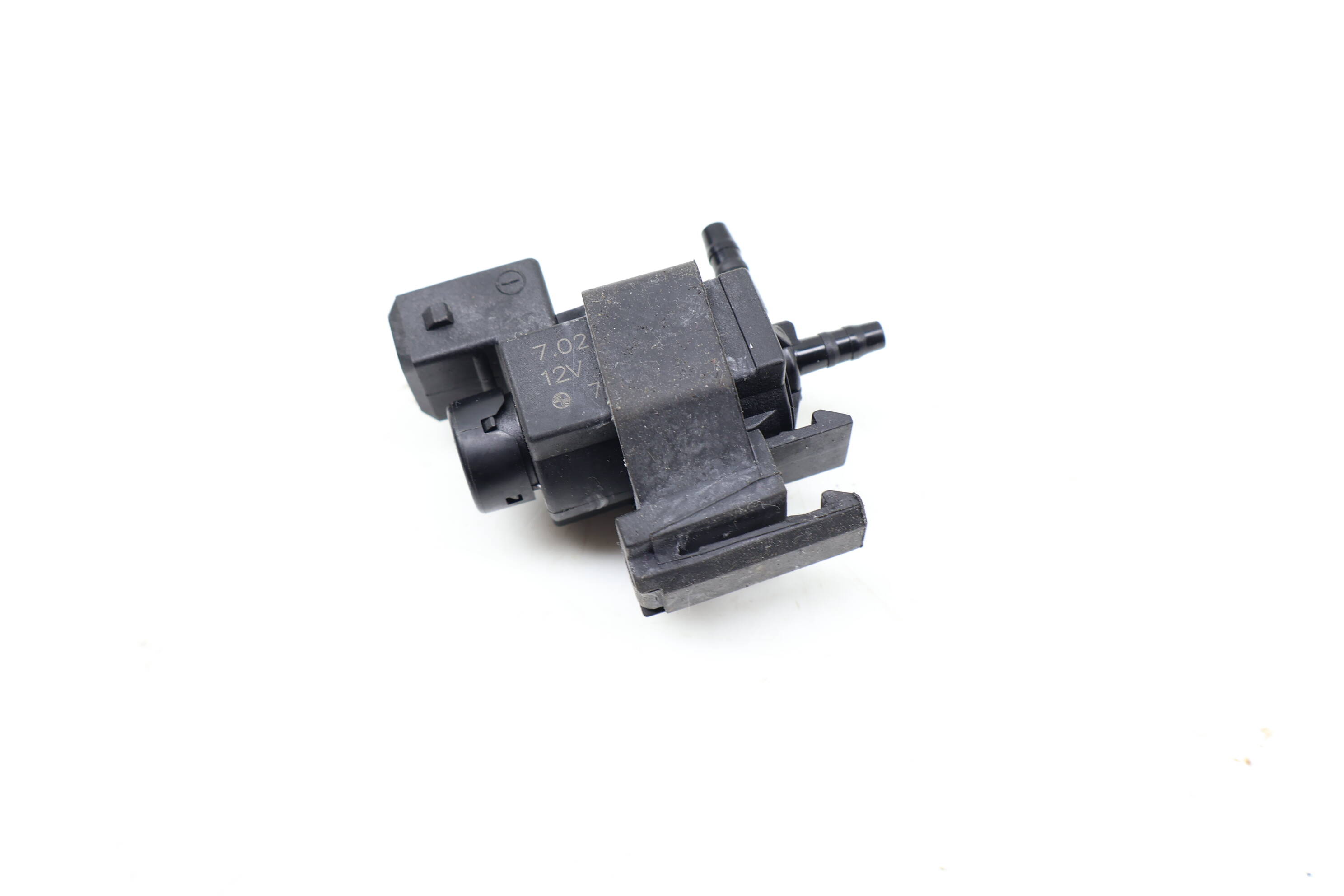 Vacuum Control Valve 11747810831