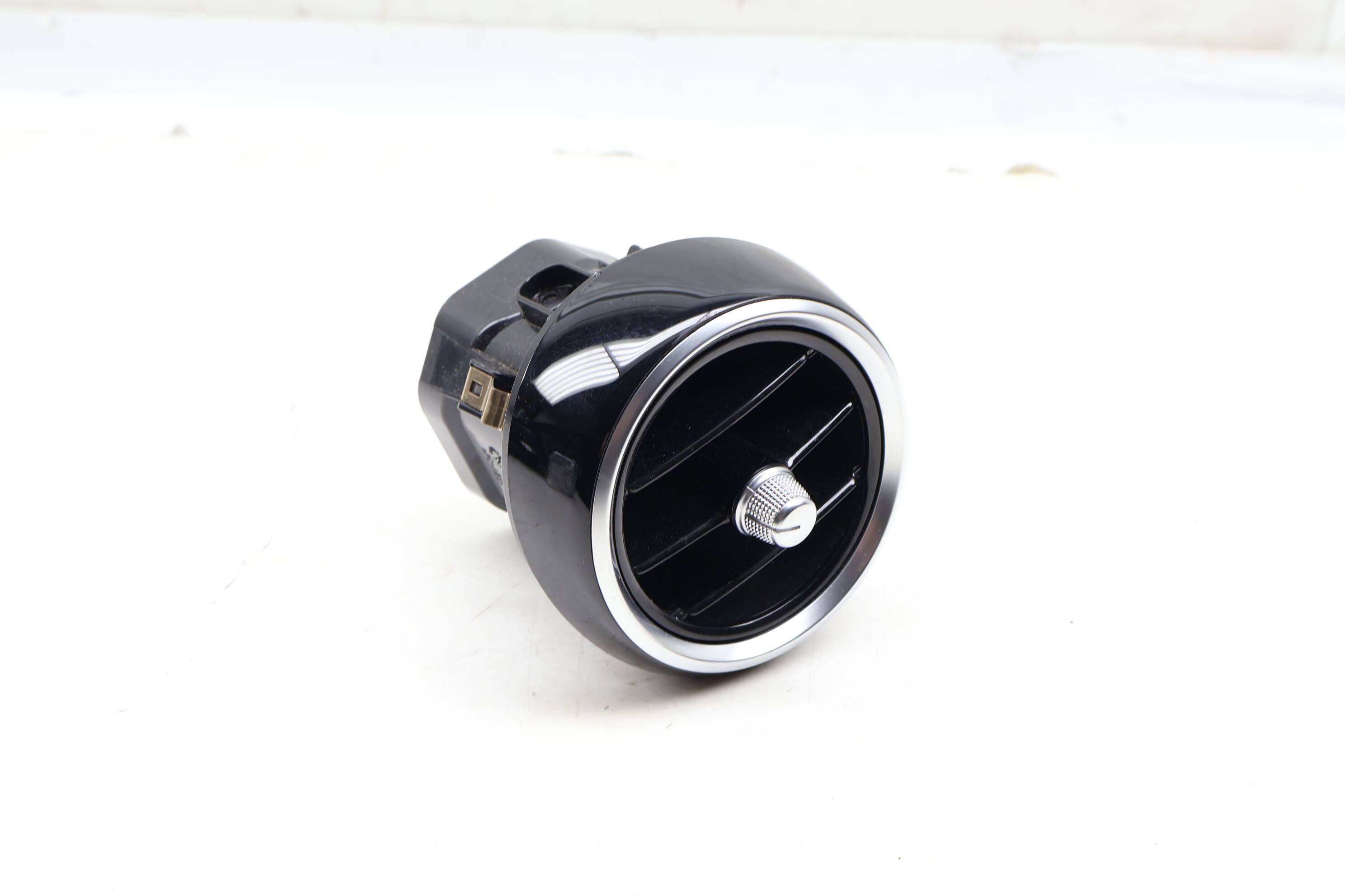 Center Dash Air Vent 2058300201