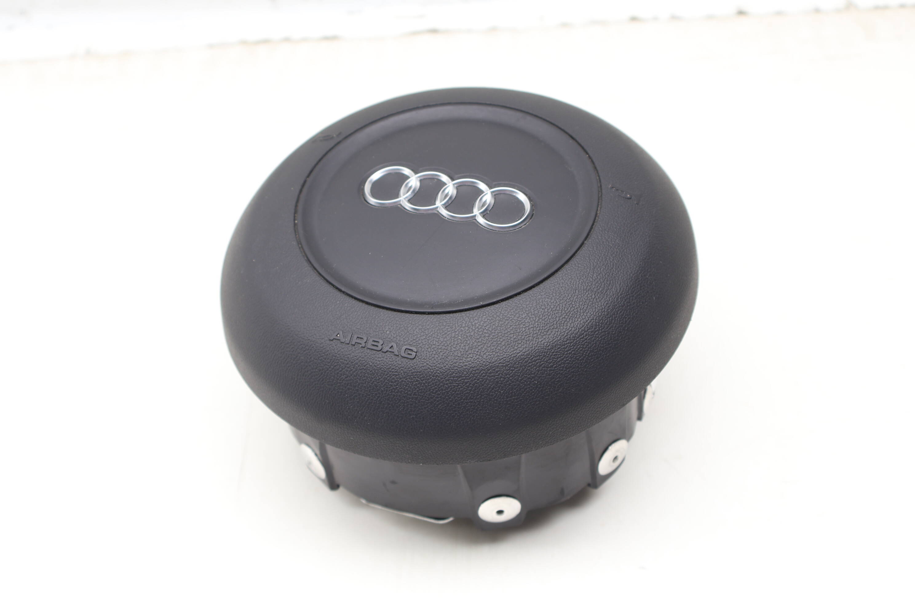 Steering Wheel Airbag / Air Bag 8J0880201E