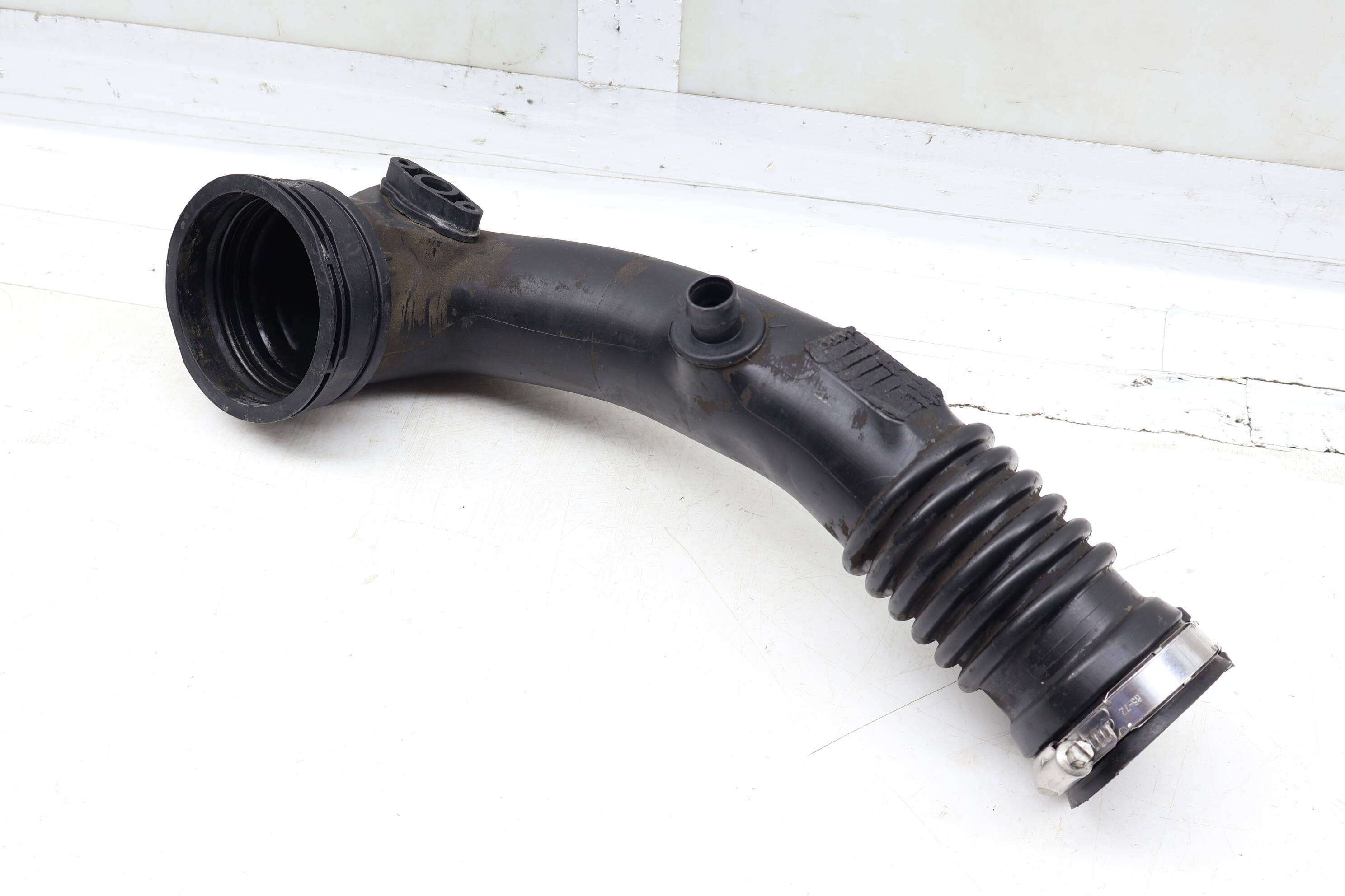Turbo Intercooler Hose / Tube 13717609811
