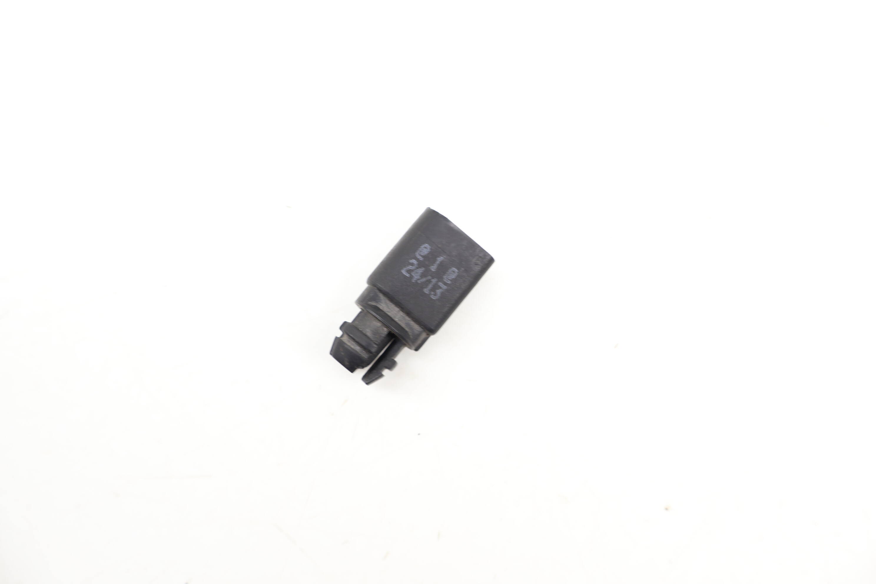 Outside Ambient Air Temperature Sensor 8Z0820535