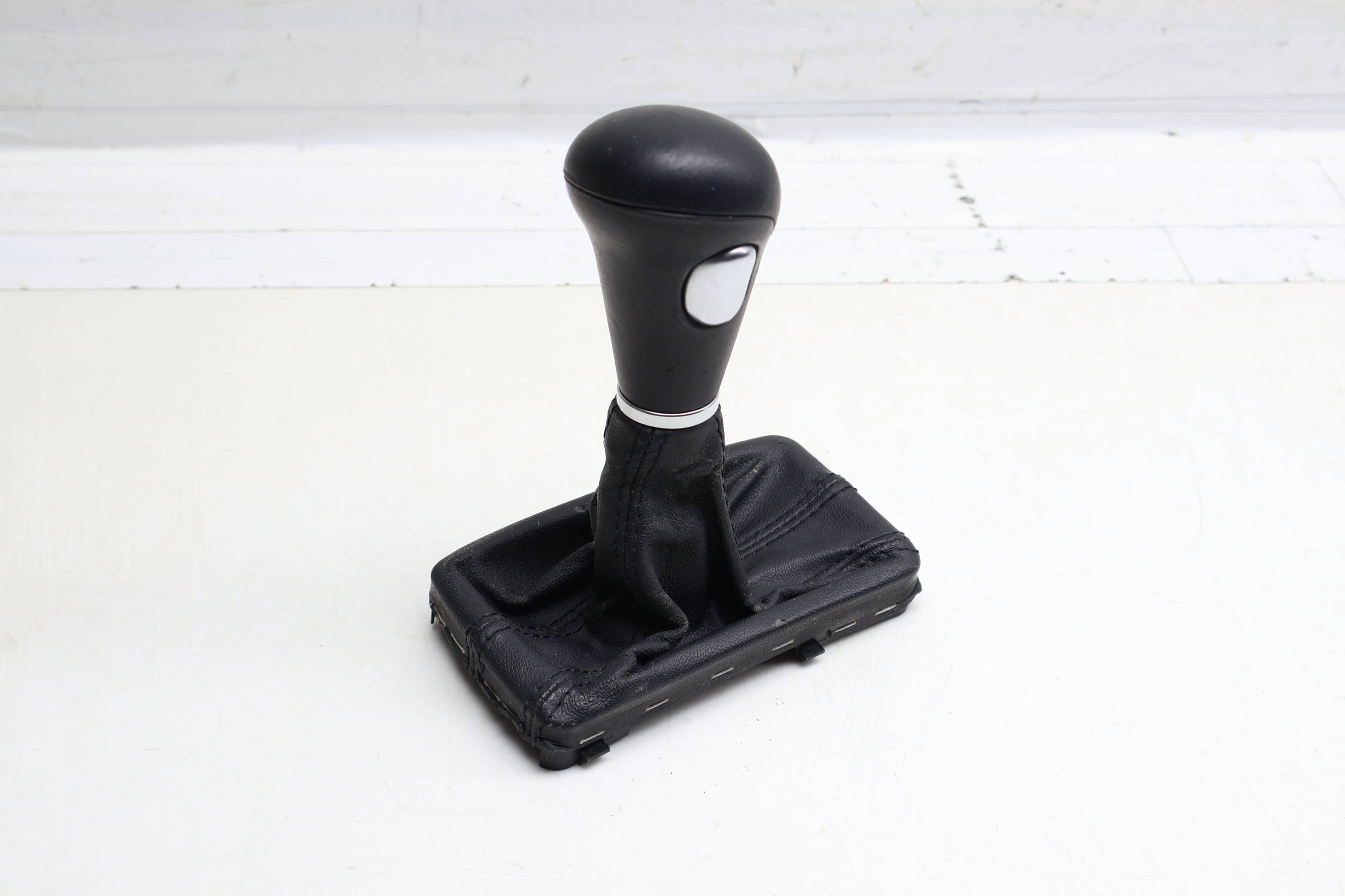 Automatic Shift / Shifter Knob W/ Leather Boot 4F1713139N