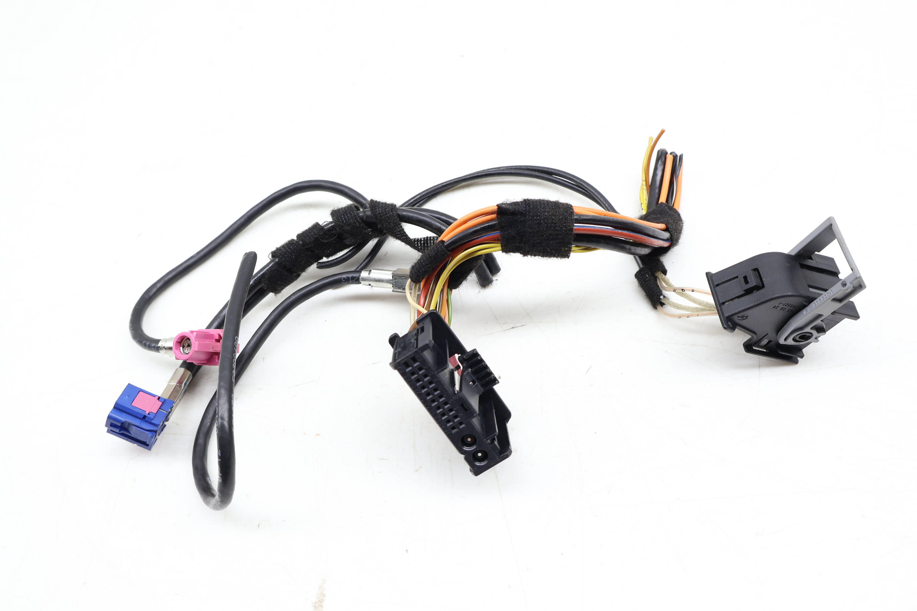 Comand Audio / Navigation Unit Wiring Connector / Pigtail Set