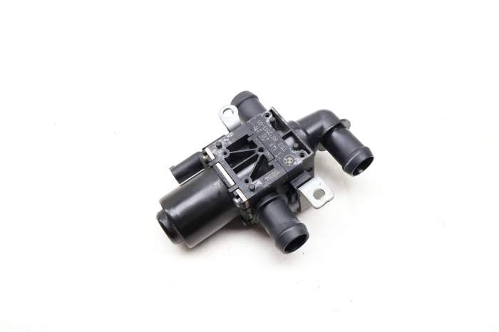 Coolant Change-Over Valve 11538572513 main product photo