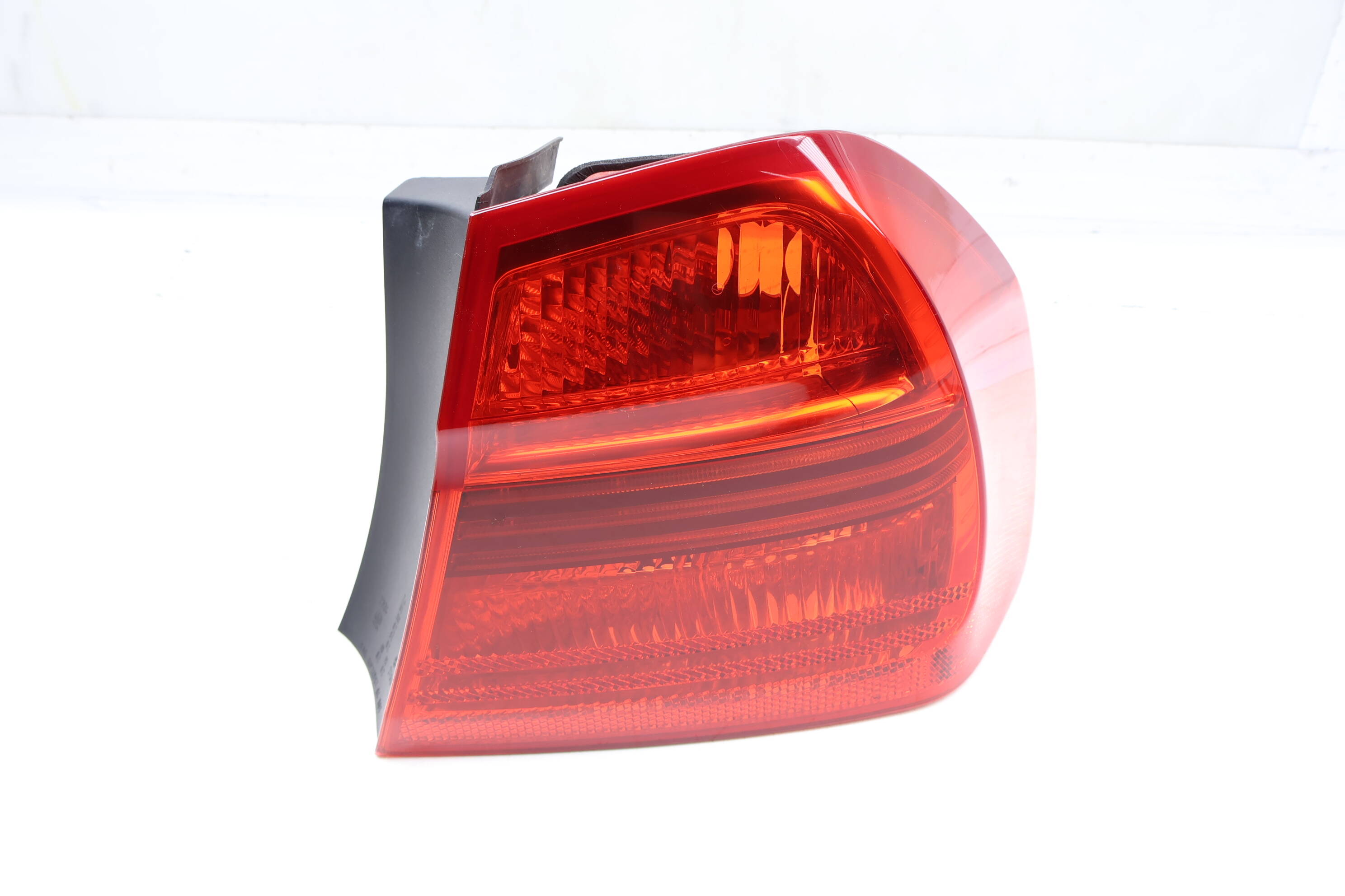 Outer Tail Light / Lamp 63217161956
