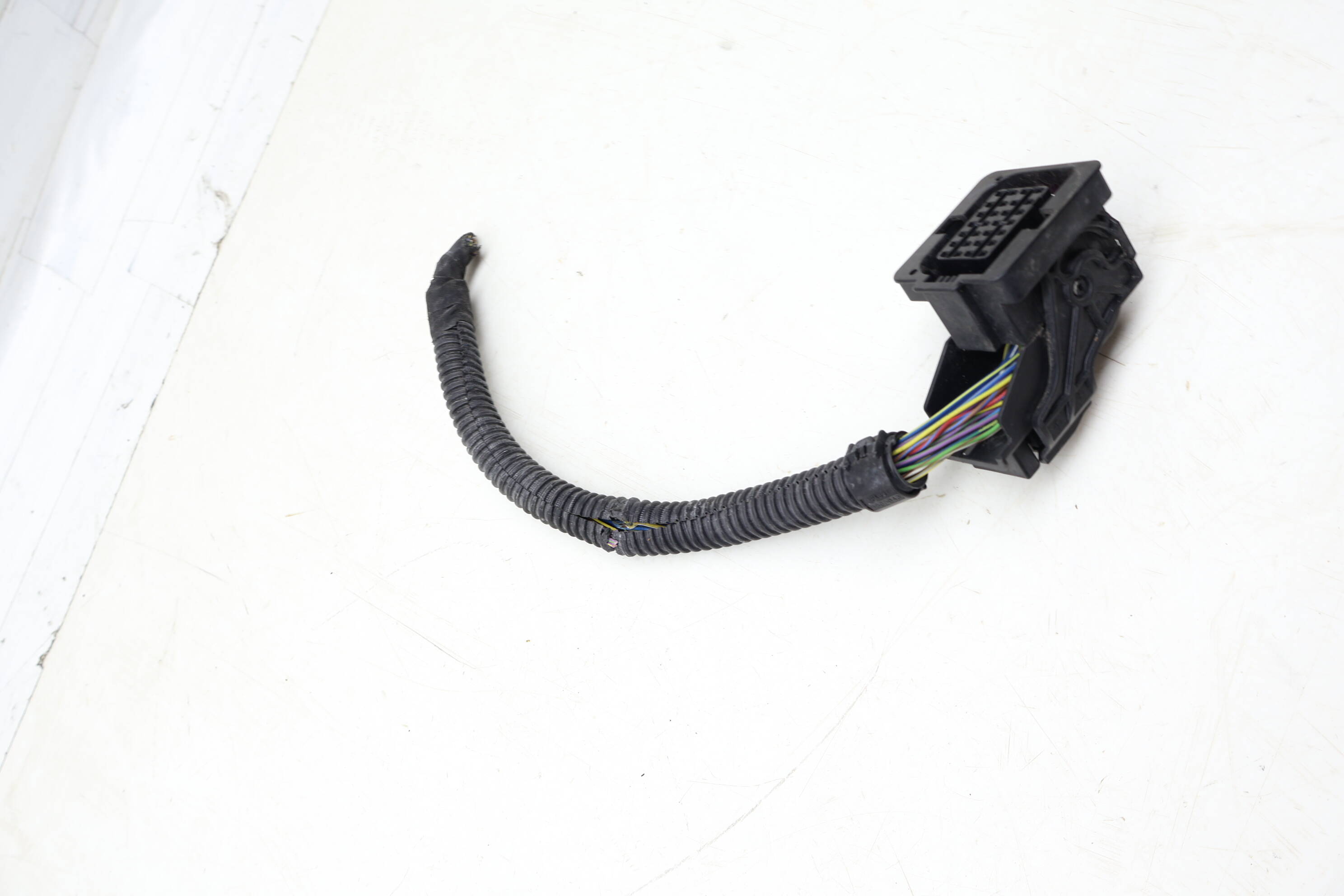 Transmission Wiring Connector / Pigtail (28-Pin) 3QF973722A