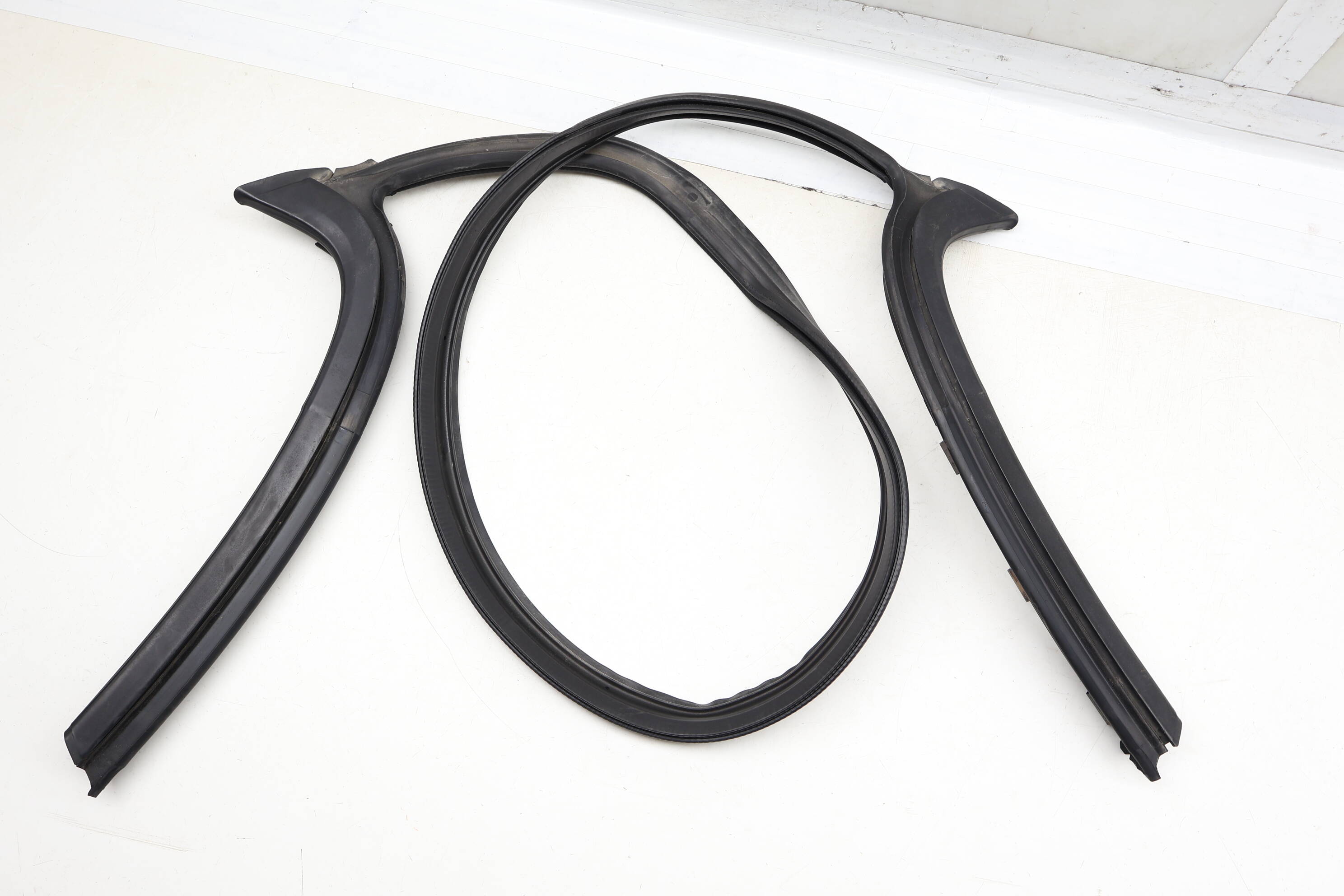 Convertible Top Seal / Weather Stripping 54377192951