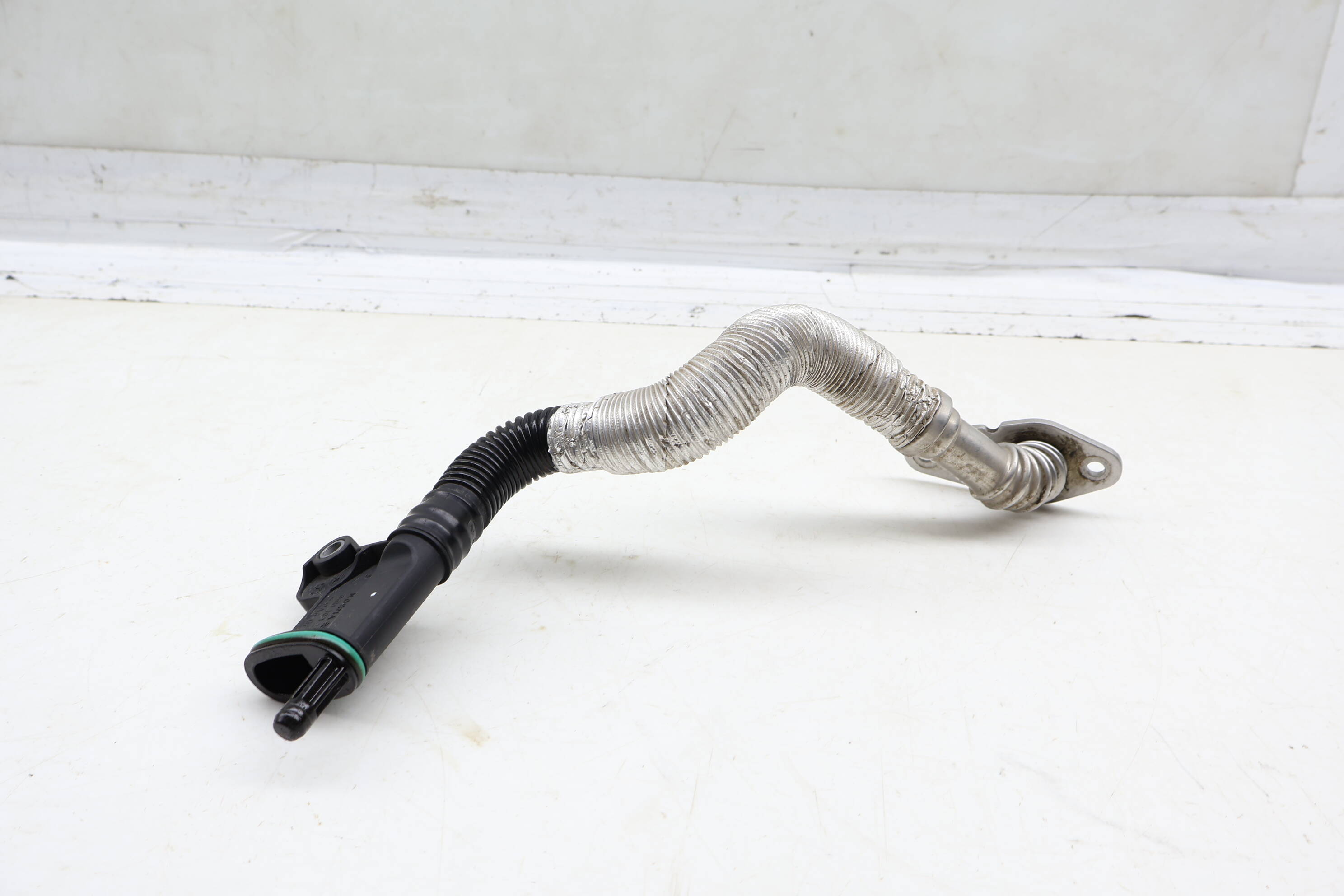 Pcv Breather Hose / Line 06H103226A