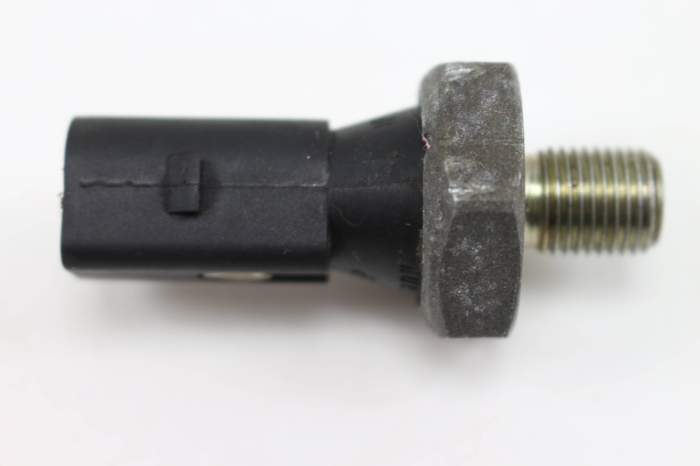Engine Oil Pressure Sensor / Switch 06D919031 main product photo