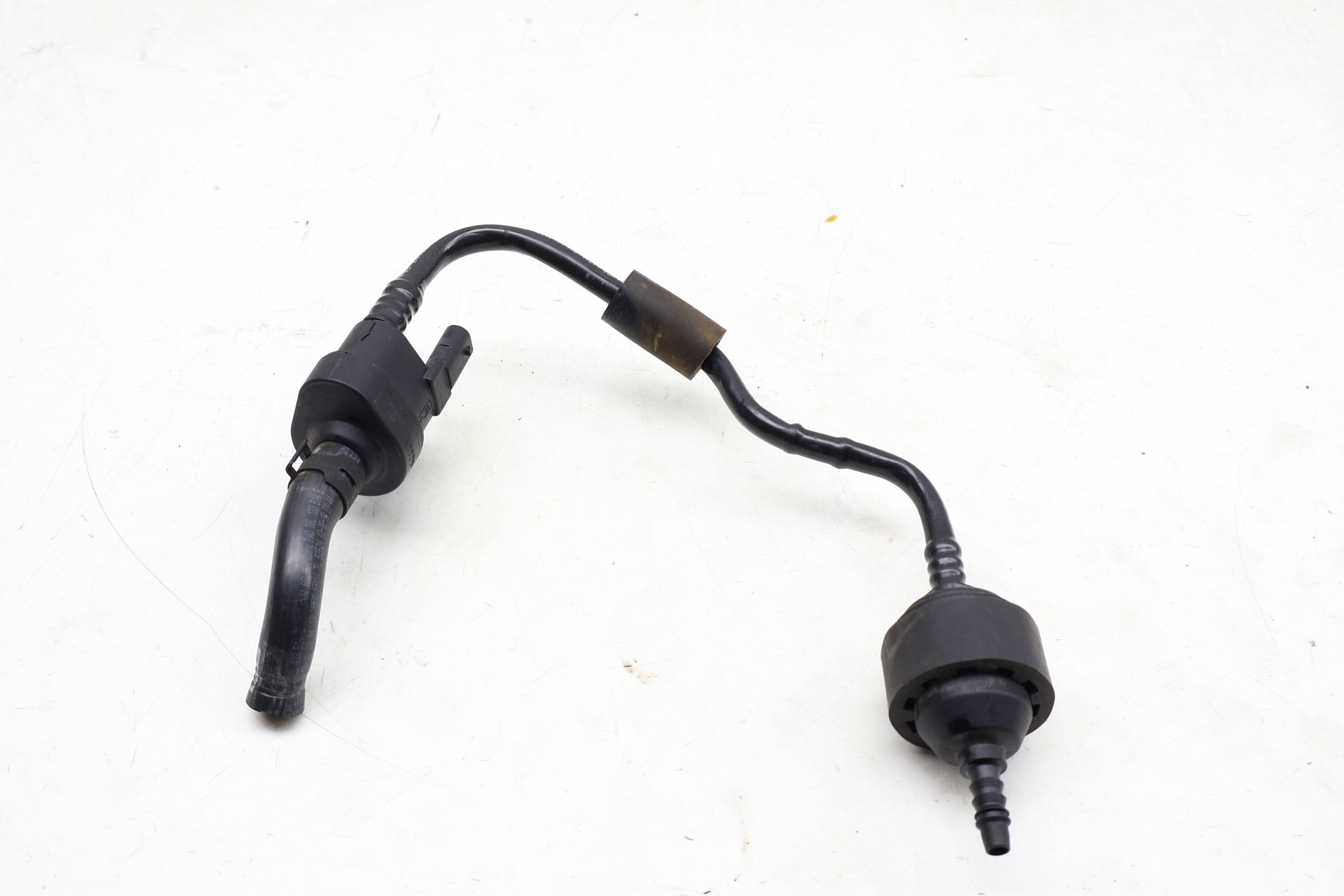 Vacuum Line / Hose W/ Purge Valve 06L133781AF