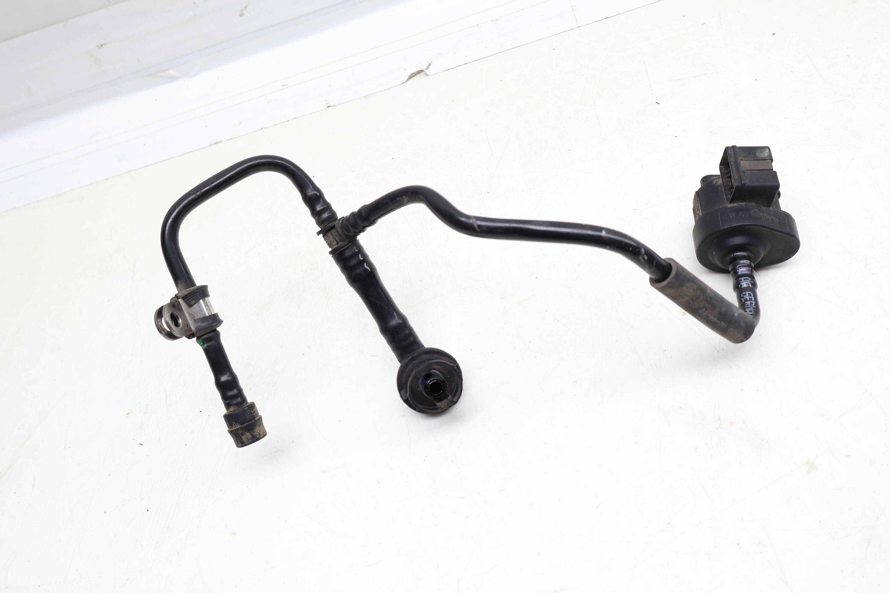 Vapor Canister Valve Hose / Line 06J133781CA