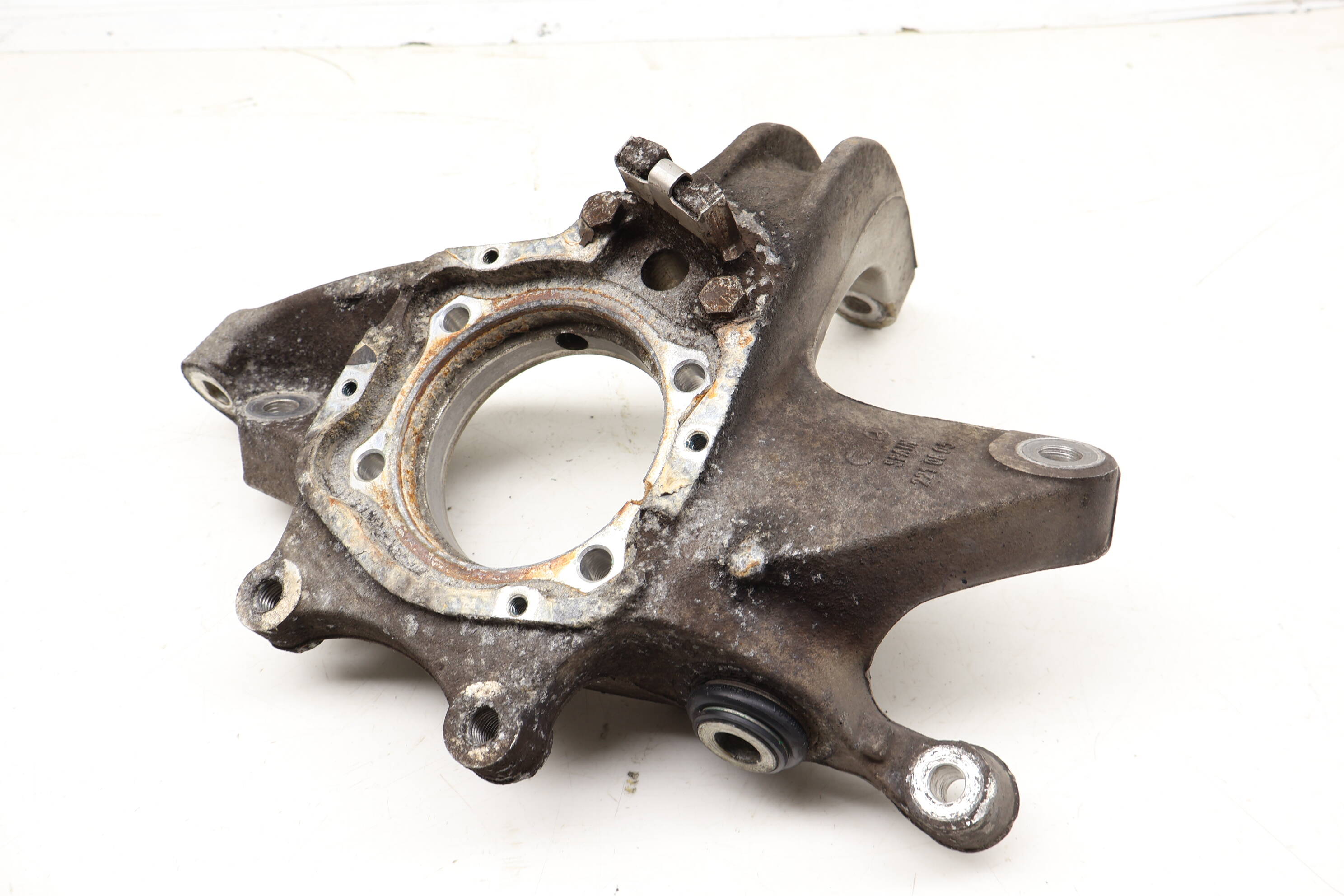 Spindle Knuckle / Wheel Bearing Housing 2213502208