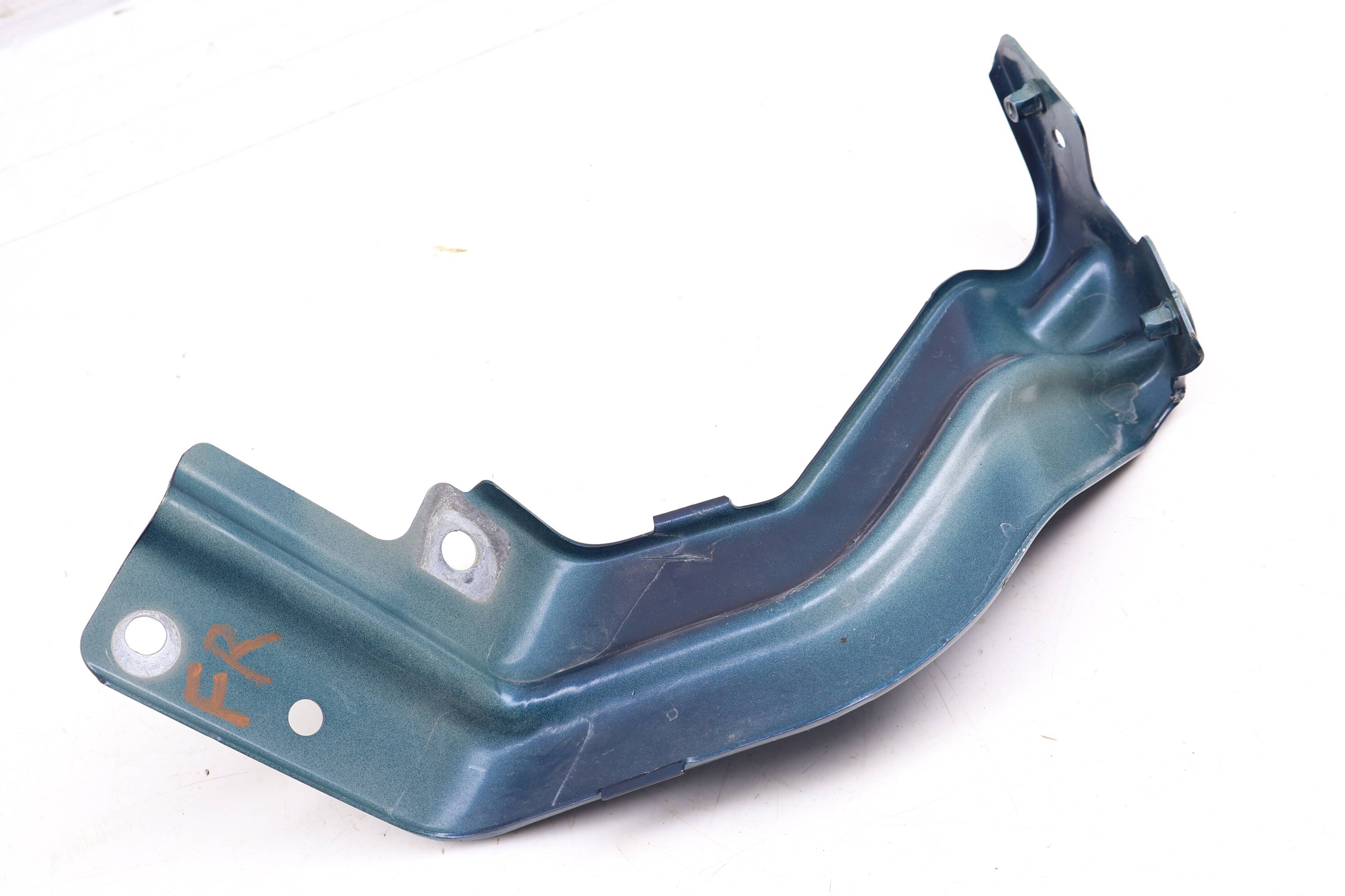 Fender Cross Support Bracket 3CM821136