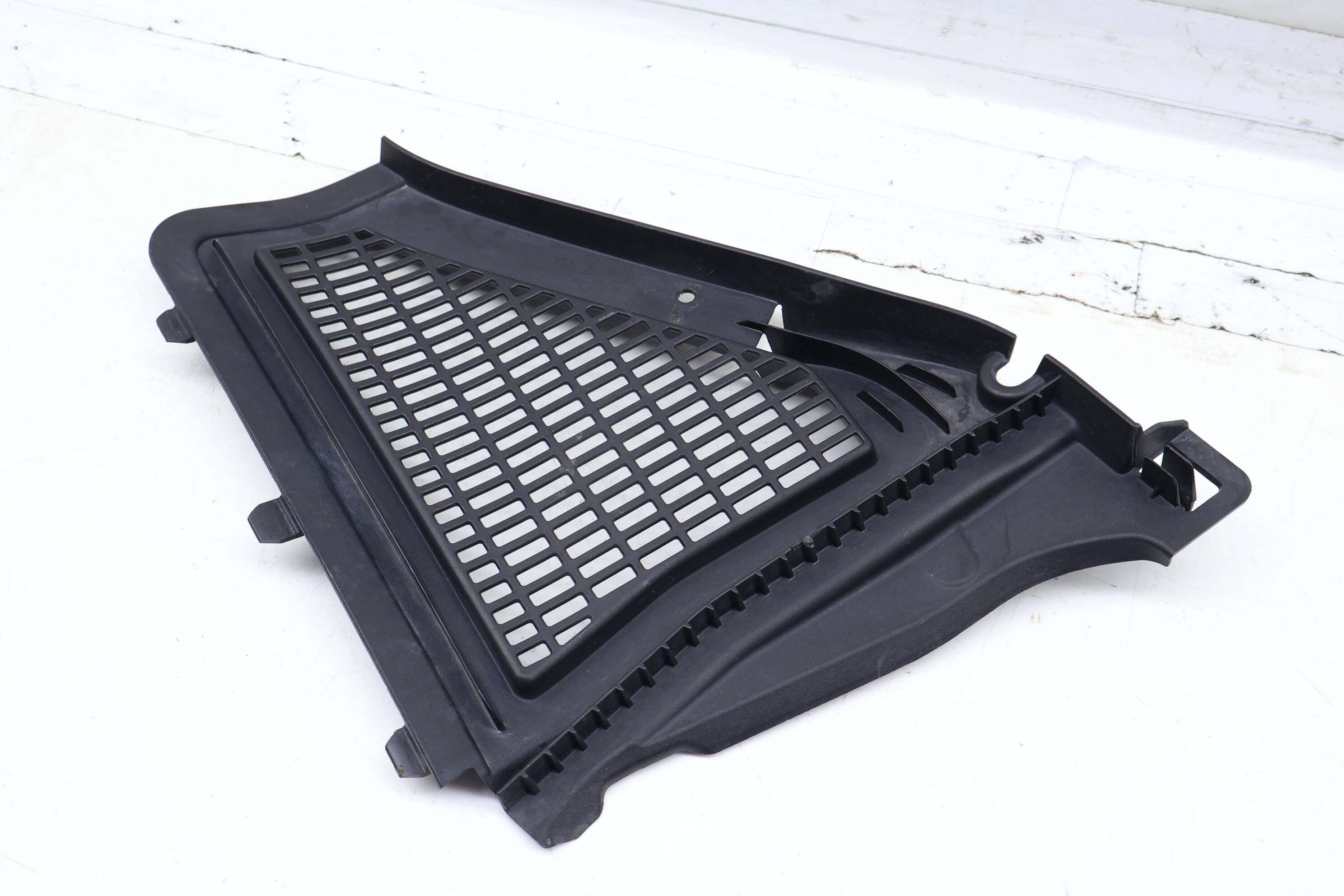 Slotted Firewall / Cowl Cover 64319184005
