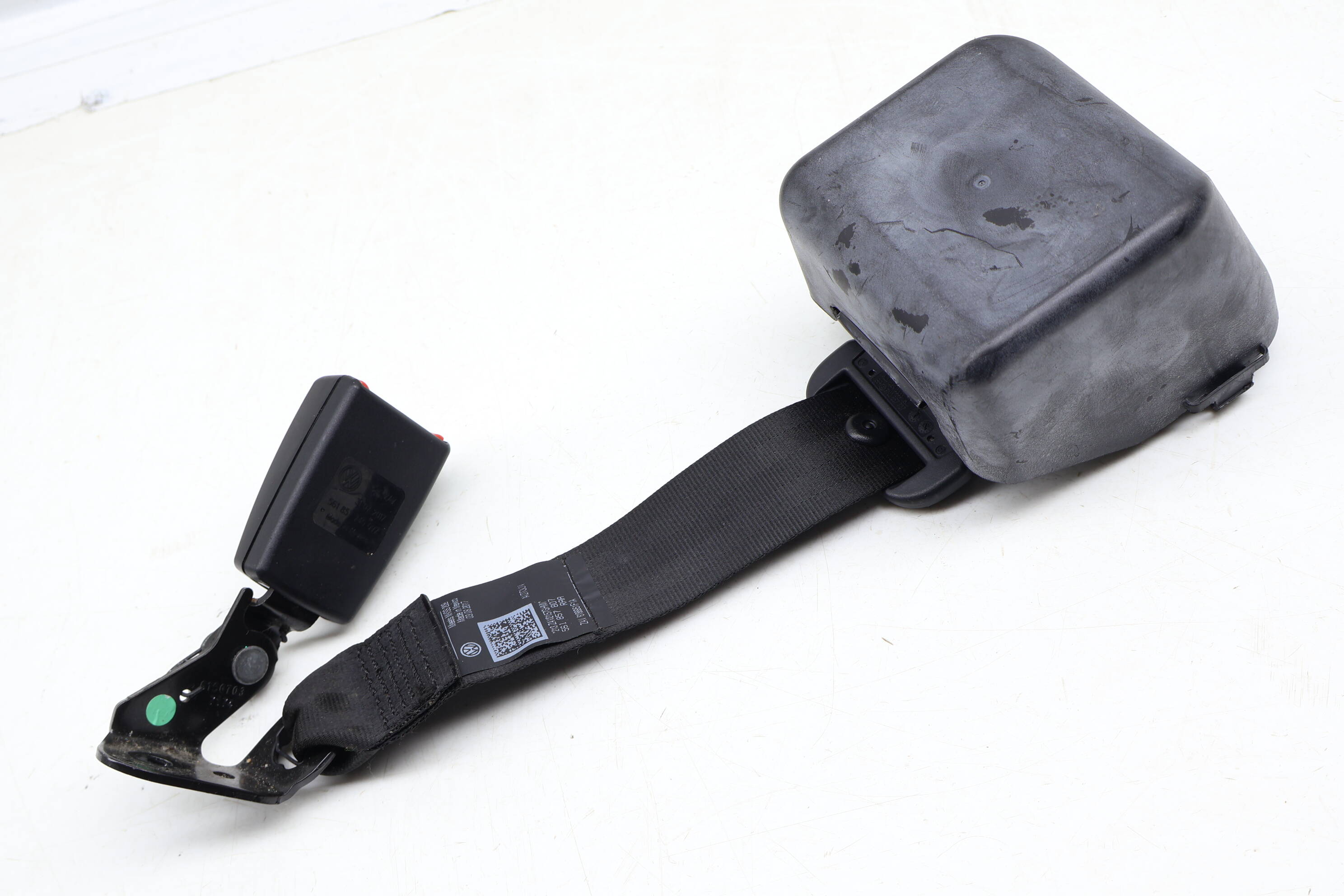 Center Seat Belt Retractor 561857807