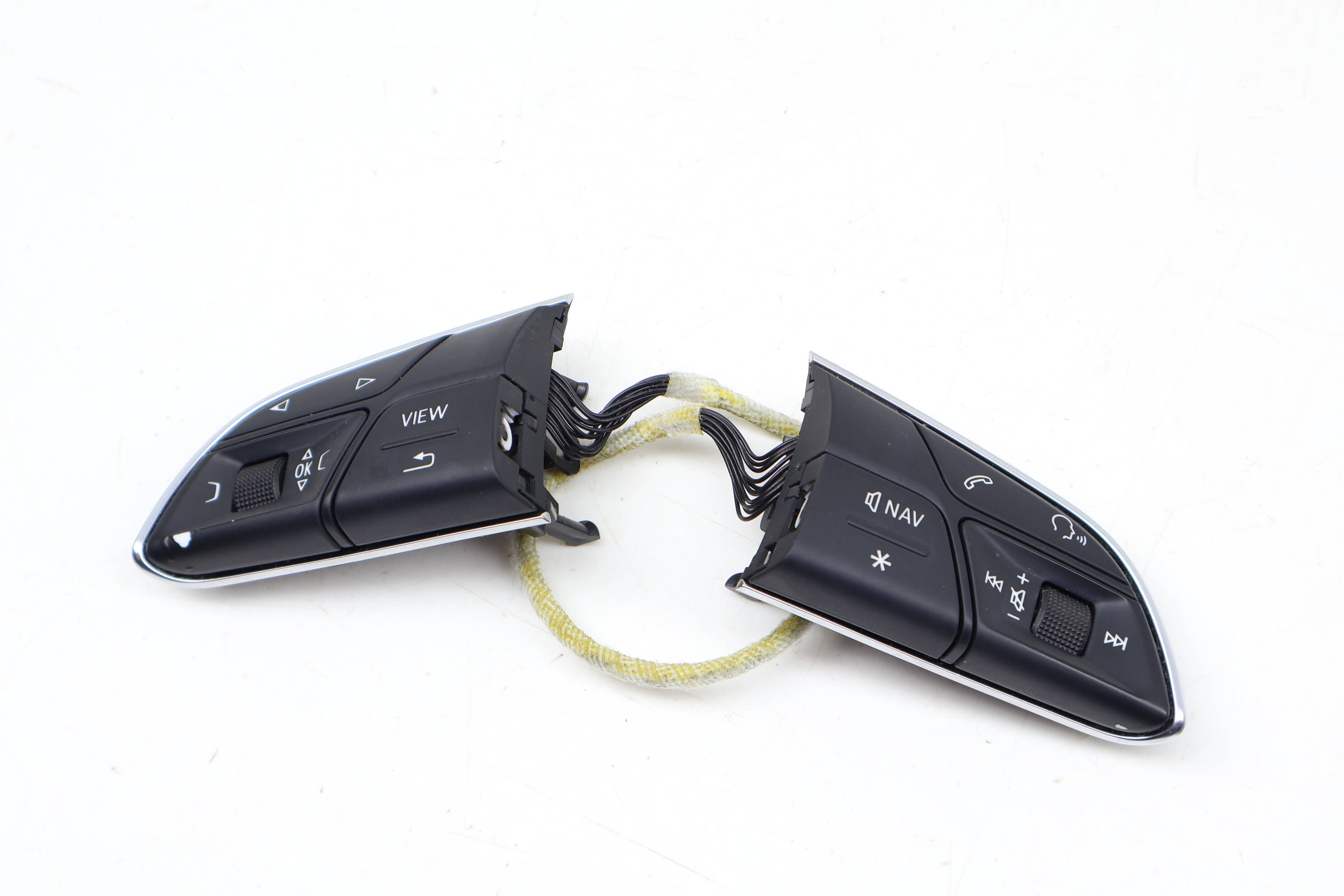 Steering Wheel Control Switch / Button Set 4M0951523