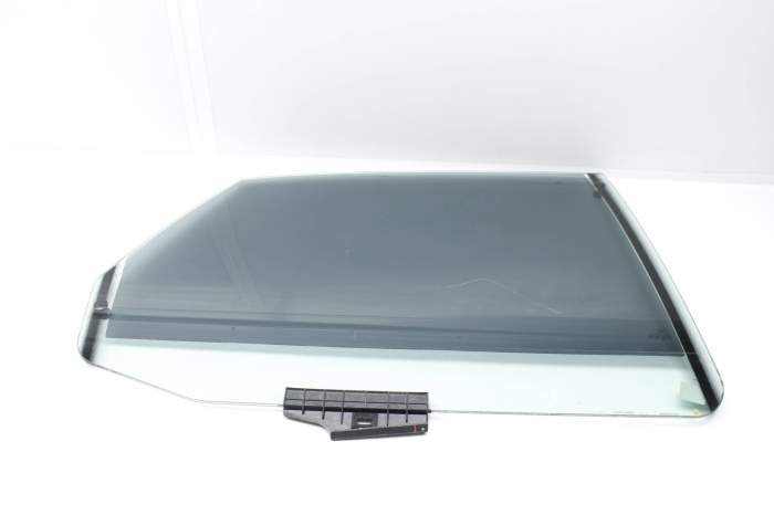 Door Window Glass 4D4845026A main product photo