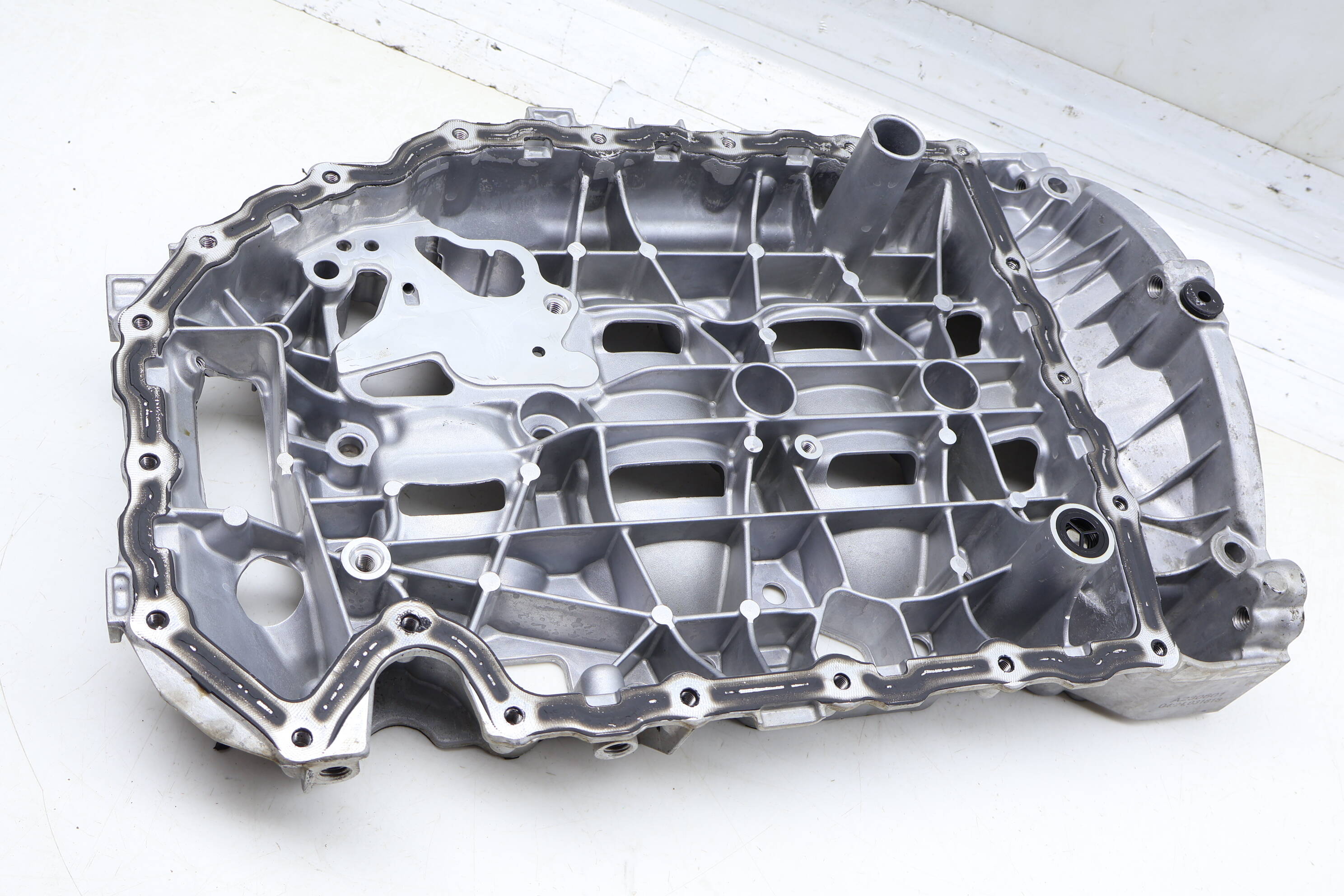 Upper Engine Oil Pan / Sump 06K103603DE