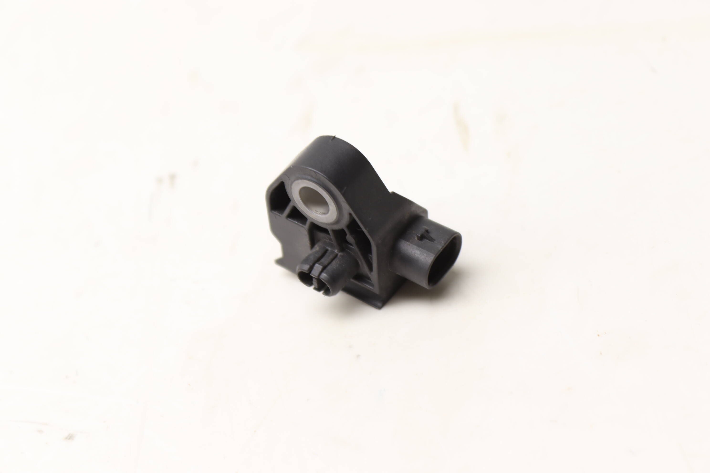 アンフィーサ VW Front Impact / Crash Sensor (Taos, Passat, Jetta) 561959659