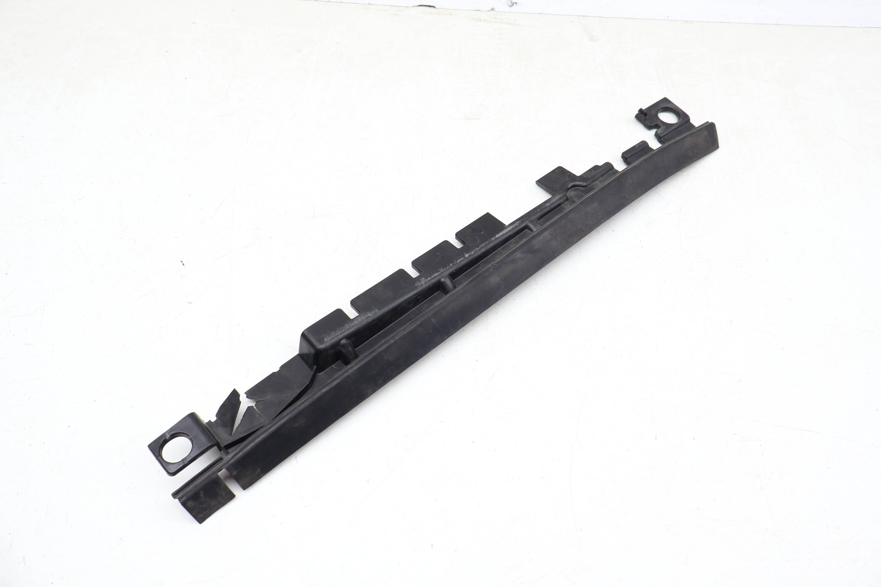 Radiator Air Duct / Guide (Upper) 8W0121292B