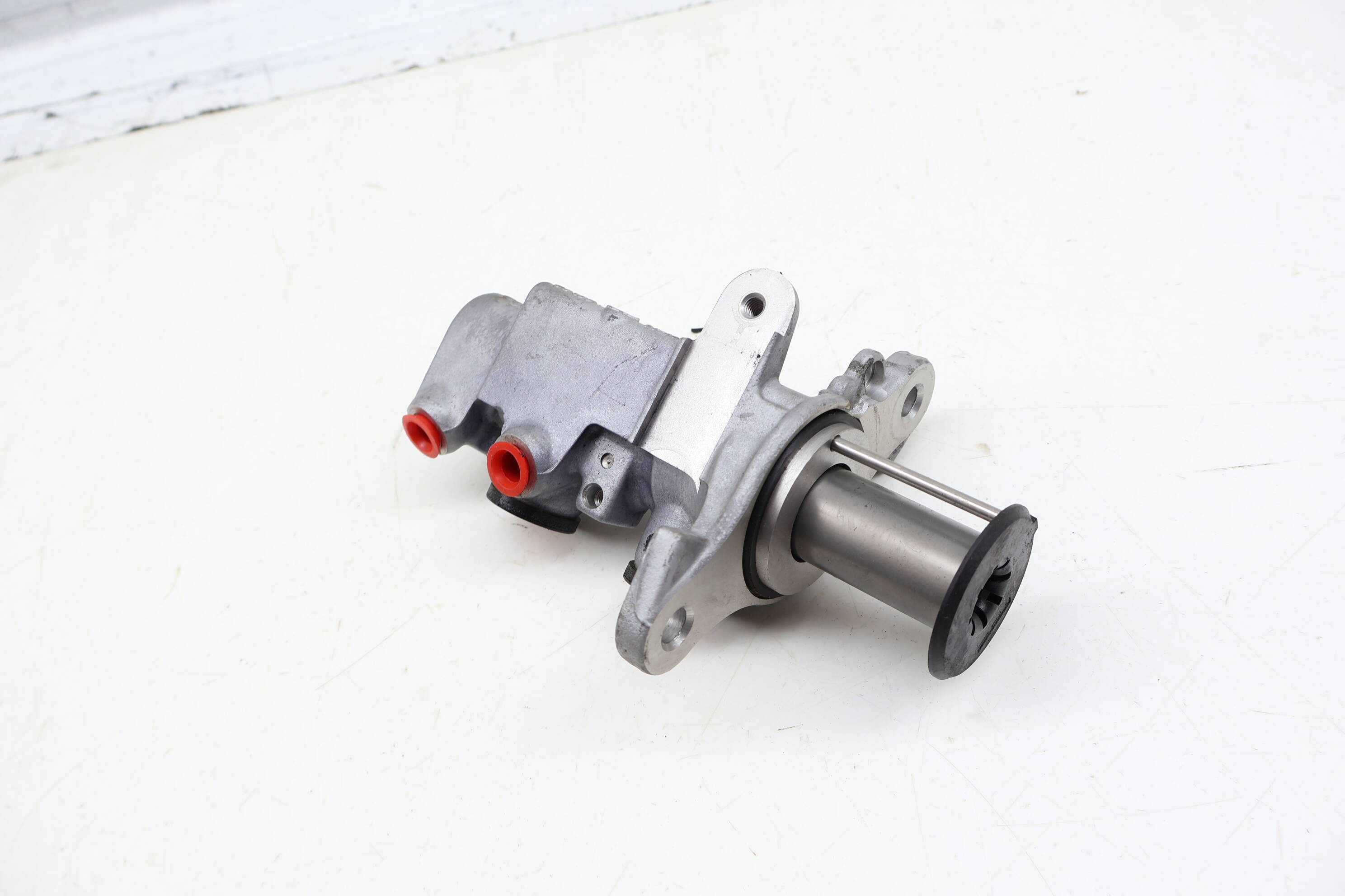 Brake Master Cylinder 5Q1614019S
