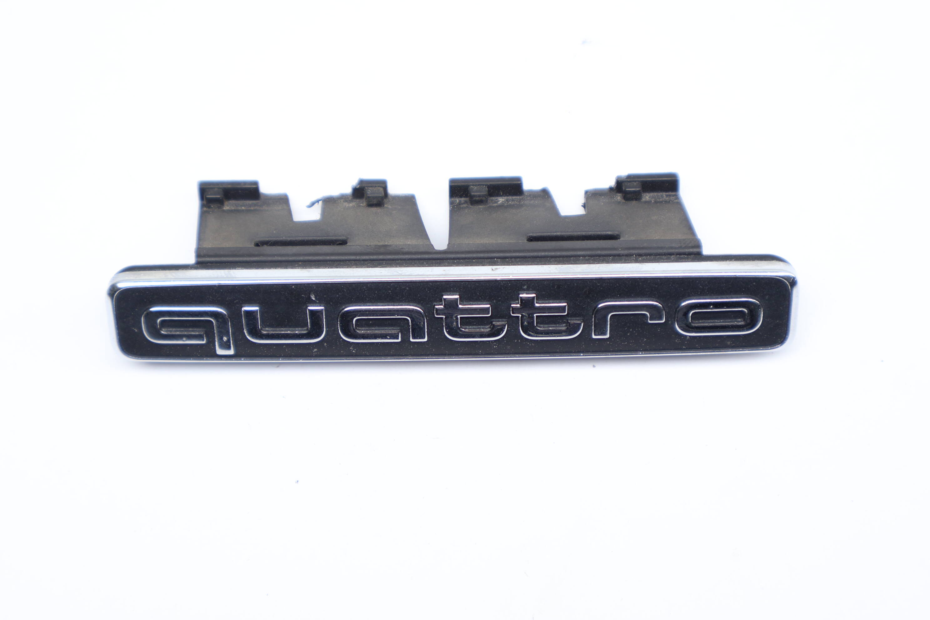 Grille Emblem / Badge (Quattro) 8W6853736A
