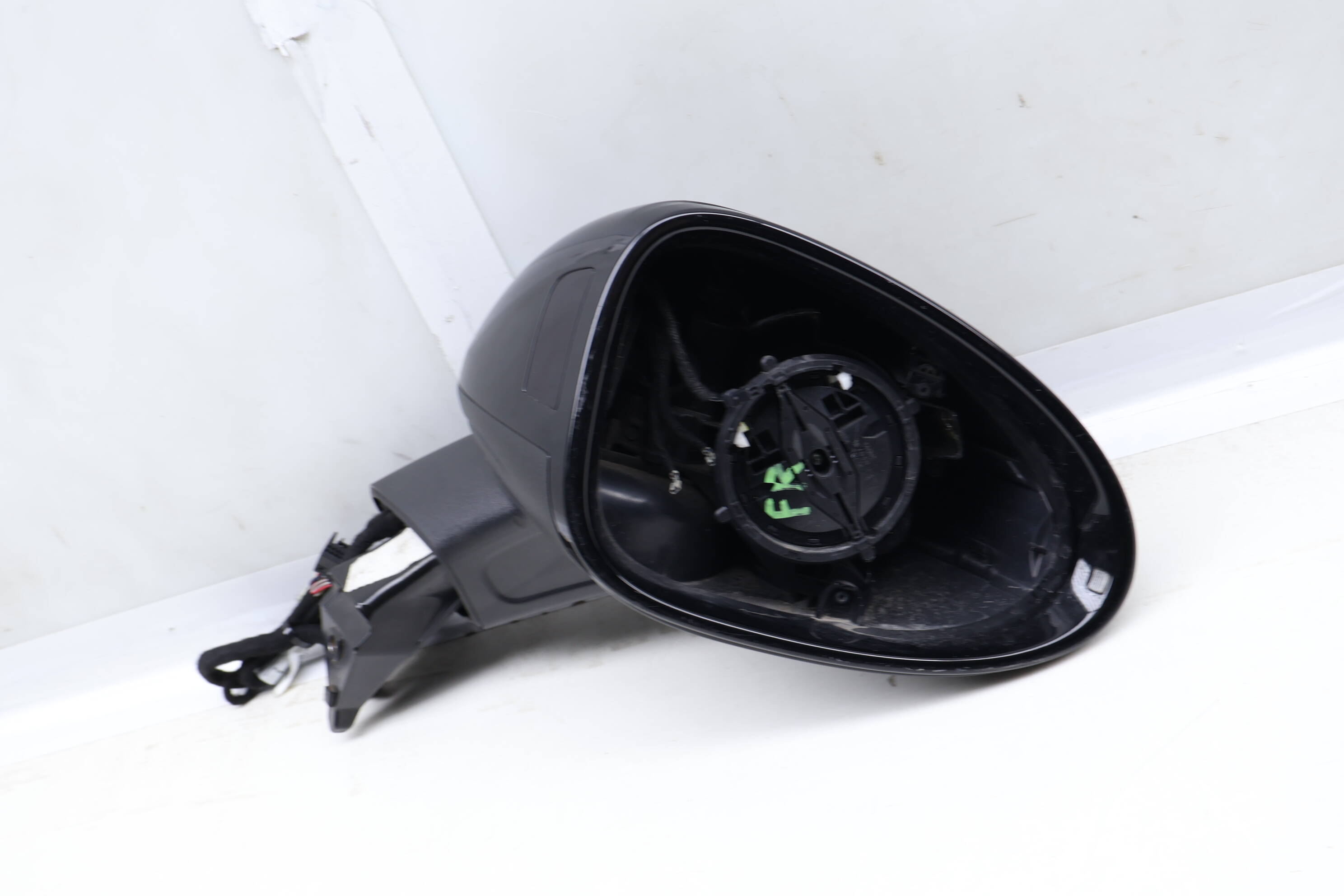 Side&#x20;View&#x20;Door&#x20;Mirror&#x20;95B857508GG