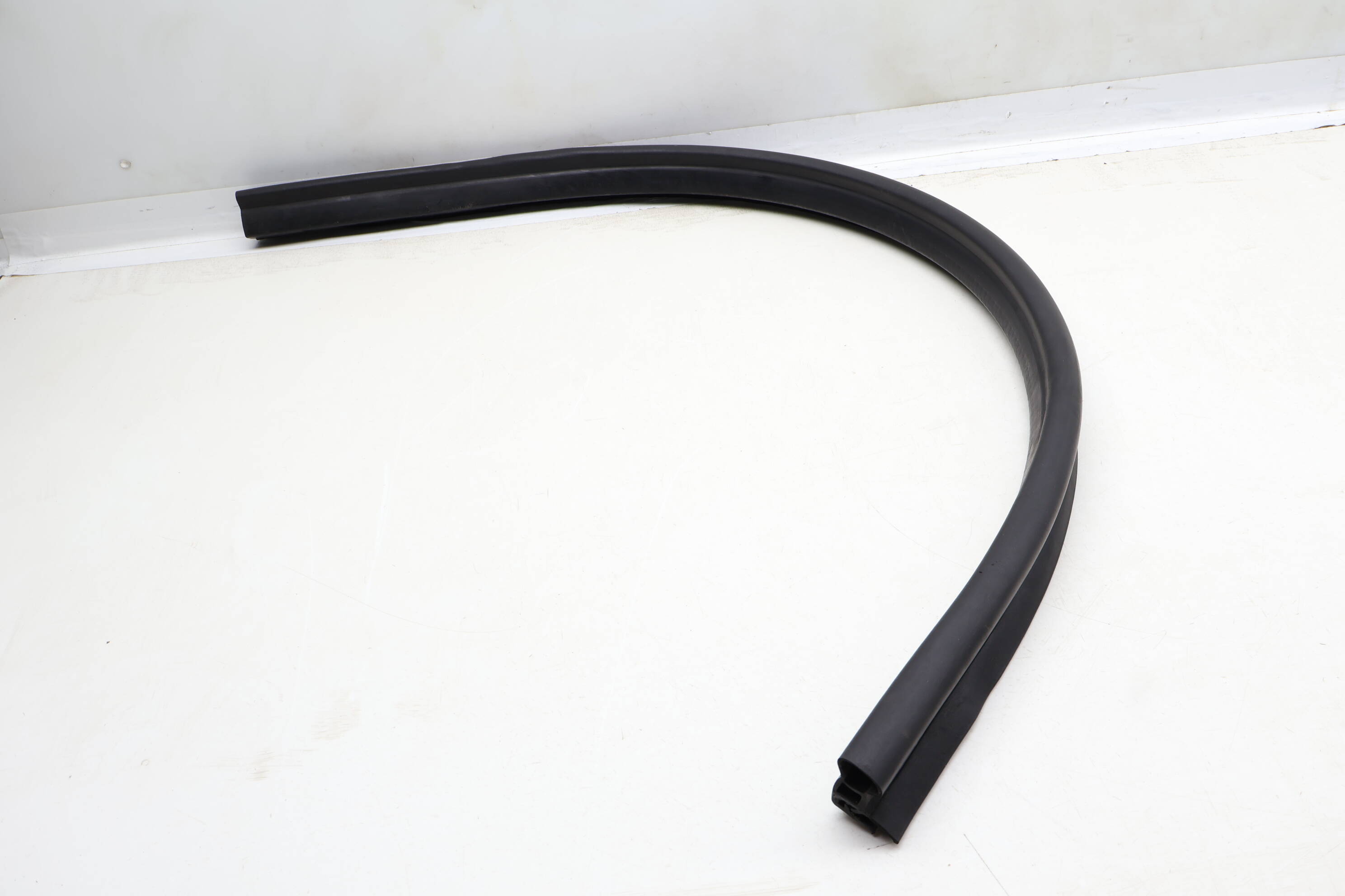 Rain&#x20;Tray&#x20;Weather&#x20;Stripping&#x20;&#x2F;&#x20;Seal&#x20;8T0823723B