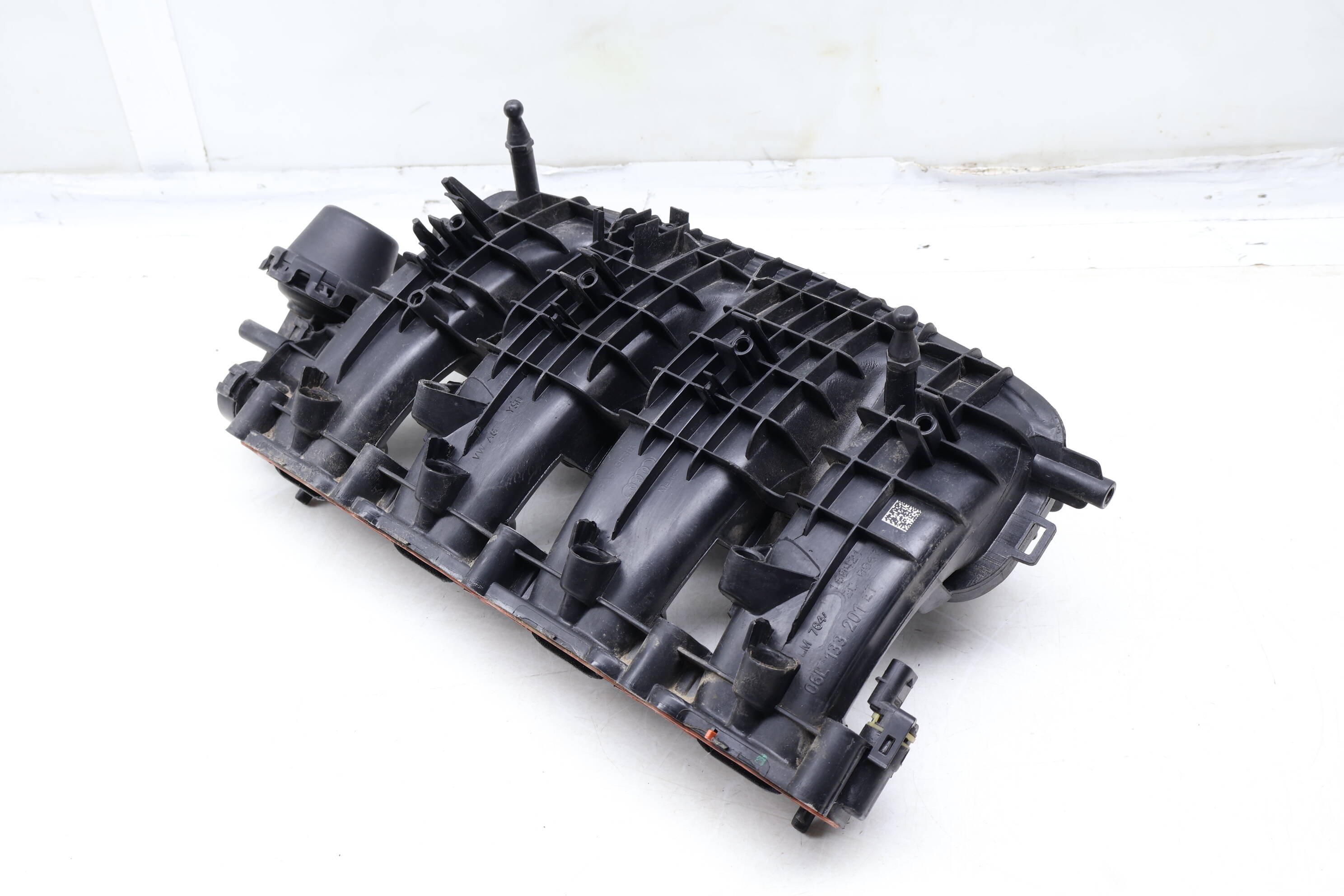 Intake Manifold 06L133201ET
