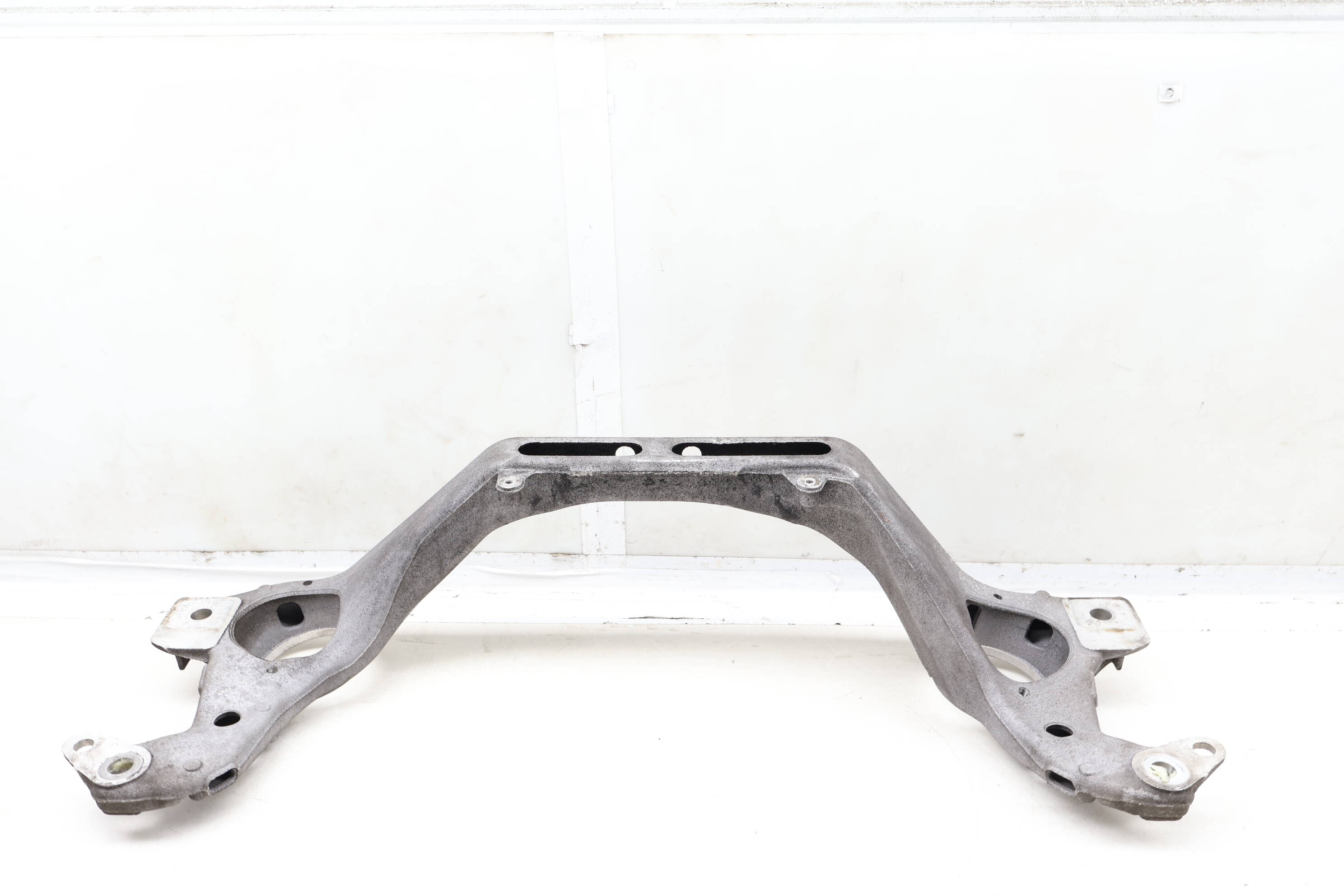 Engine Carrier / Crossmember 7P0199207A