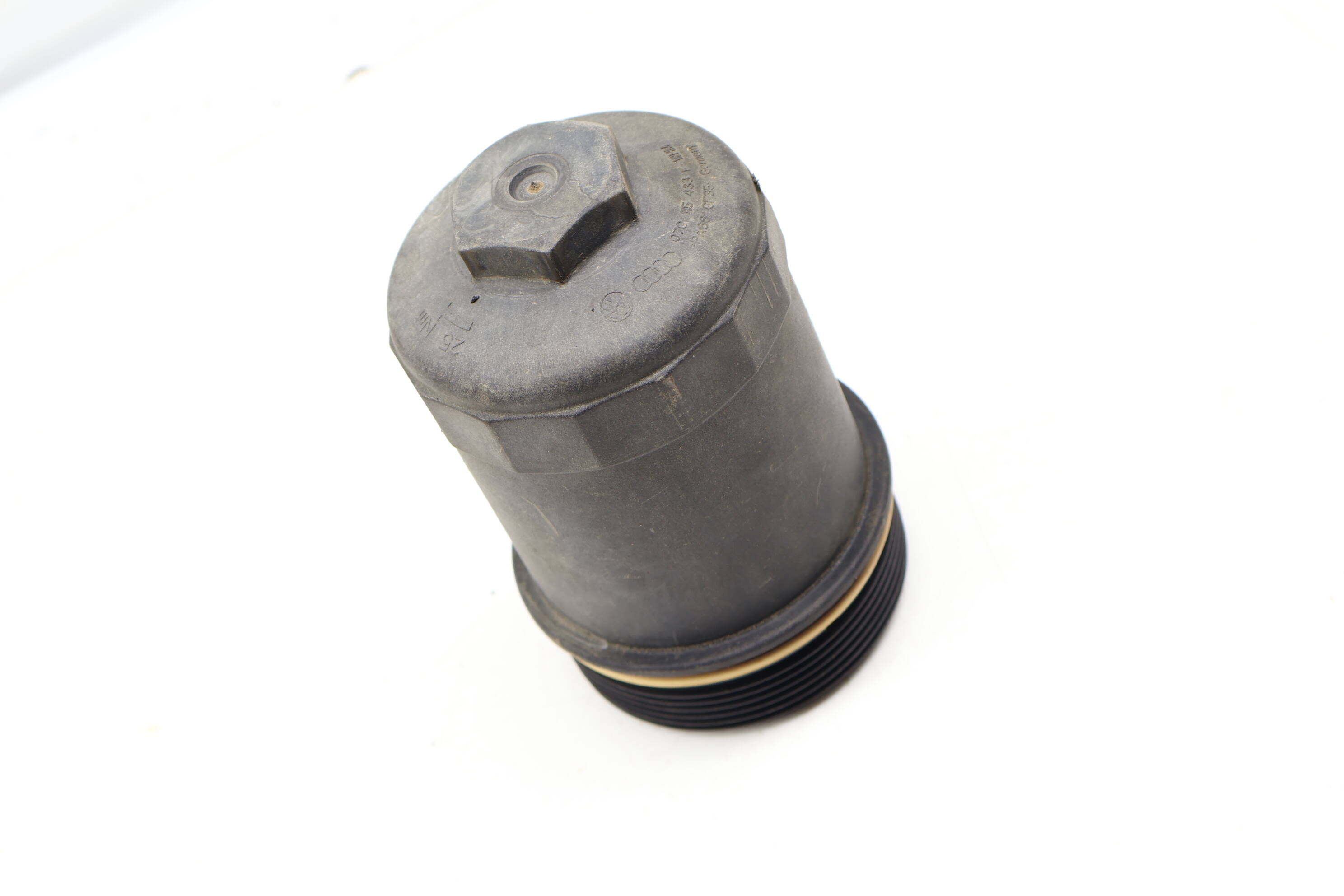 Engine Oil Filter Housing Cover / Cap 07C115433F